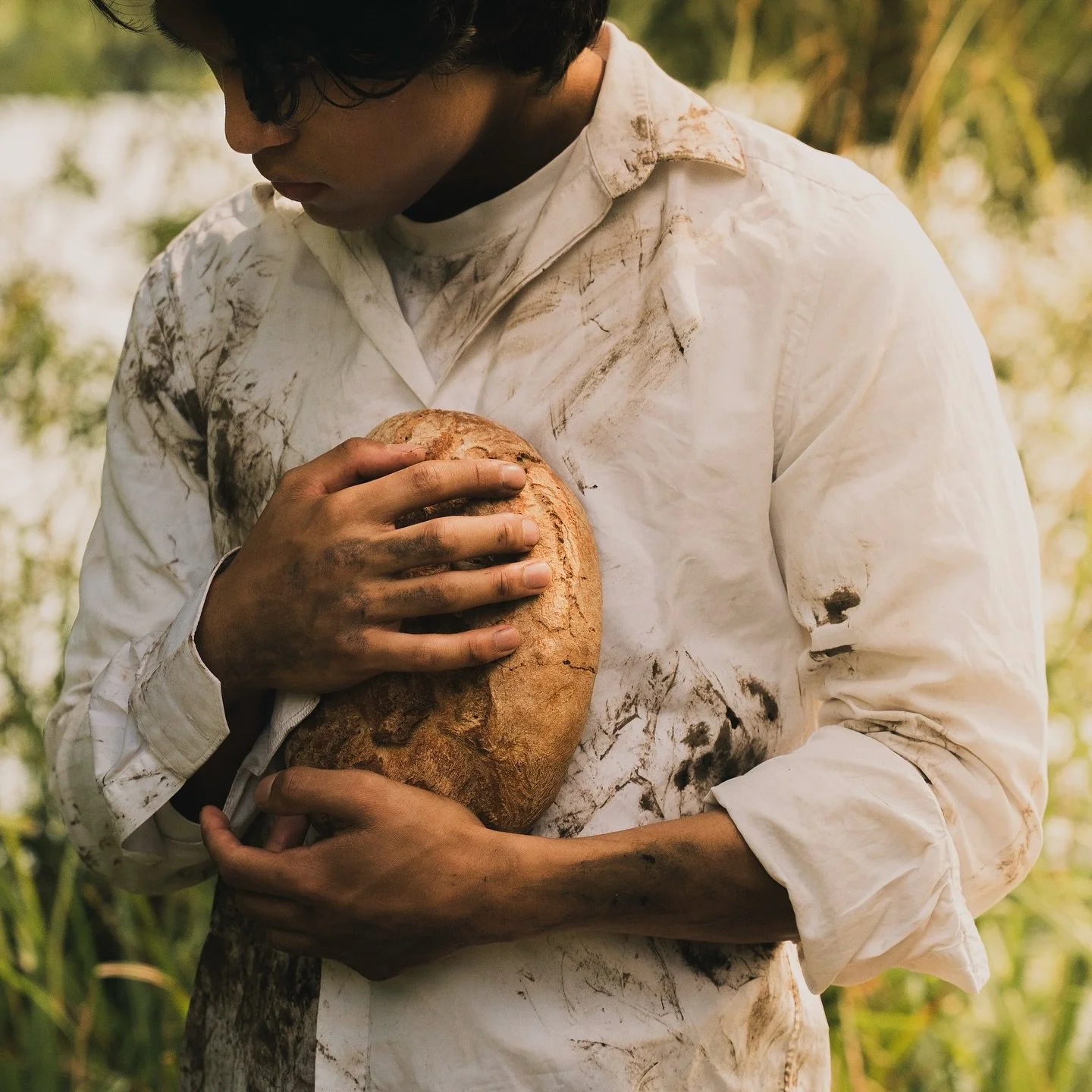 ‘Stale Bread’ by @ramsesharry is OUT NOW 🤍
Produced by SUNDOWN 💽
We recorded this whole song outdoors, capturing natural sounds to bring the song to life.
We absolutely love this song and we hope you do too! 
Thank you Ramses for tr