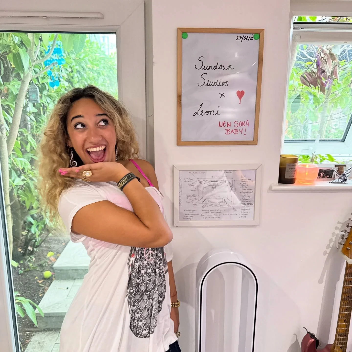 &lsquo;MOVE MY BODY&rsquo; by @808leoni IS OUT NOW!

Co-Written &amp; Produced by Sundown 💽

What a star in the making! We have had the best time creating music with Leoni over summer 🌞

GO &amp; LISTEN &amp; MOVE YA BODY