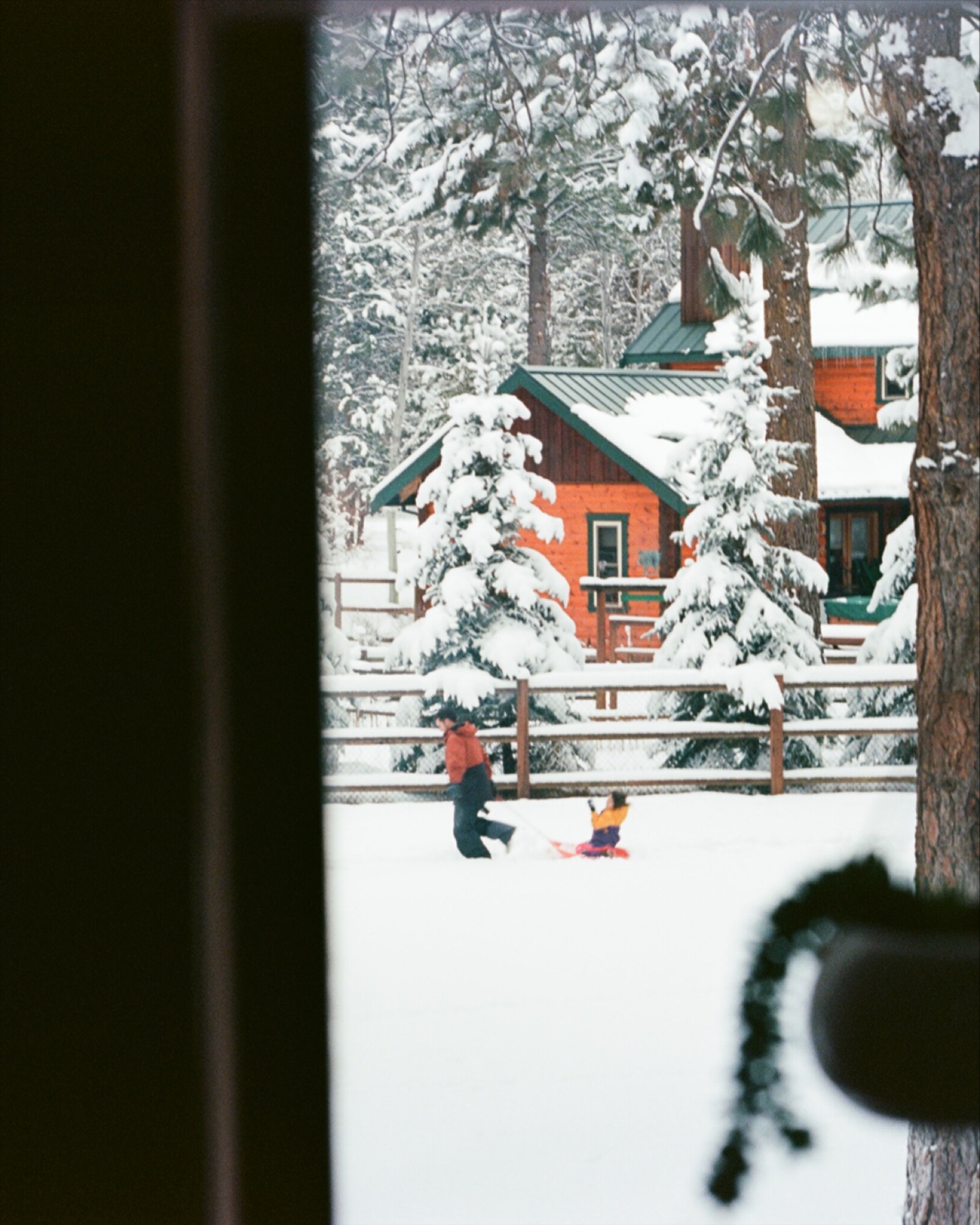 This is why winter exists.

📷 Shot on EKTAR 100