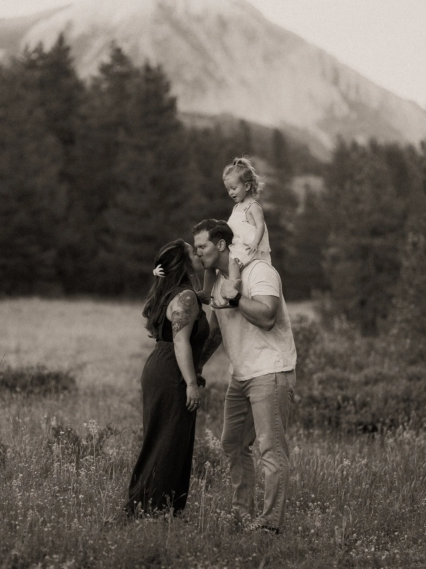 Merry Christmas. 🎄

Wishing you nourishing food, genuine connection, and permission to simply enjoy today.

Sending love to you and yours. 💛

#MerryChristmas #HolidaySeason