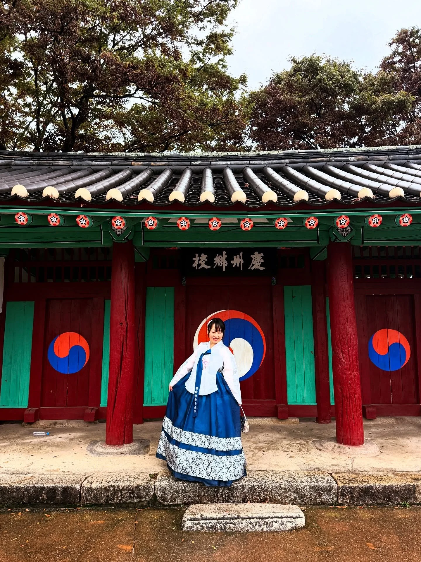 Moments from our honeymoon trip that changed my brain chemistry āØ
When H and I were deciding on where to go for our honeymoon, there was no question that we’d road trip around Korea since, even though we were both born there, we didn’t r