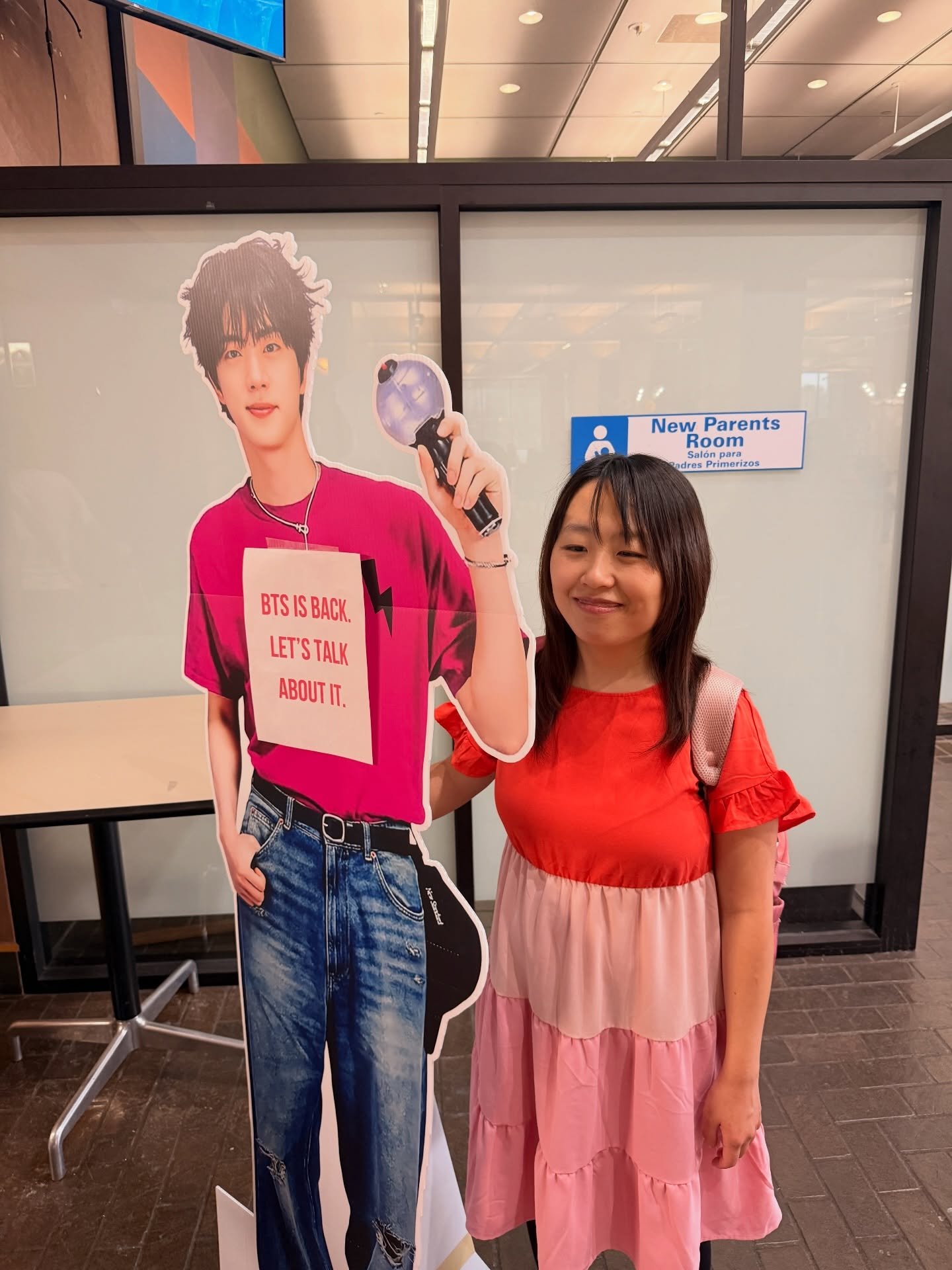 My ploy to find other ARMY in Dallas was successful 😌 all jokes aside, thank you @getlit.bookfair and everyone who came out for another amazing book fair! I loved meeting/seeing everyone, esp the readers who stopped by to say hi or let me know they 