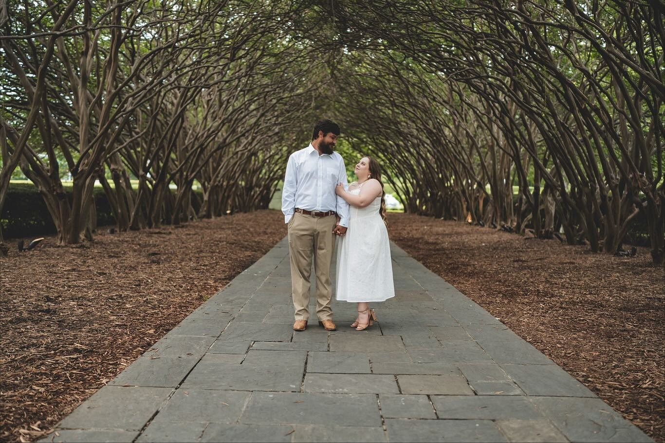 I&rsquo;m so excited for Victoria &amp; Parker&rsquo;s big day at The Brooks in Weatherford!
There&rsquo;s something special about that venue &mdash; the chapel, the gardens, the open-air elegance &mdash; it all feels like a story waiting to be told.