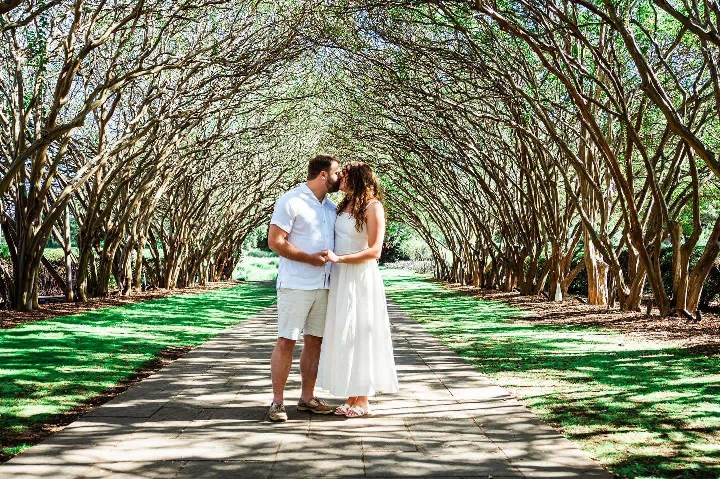 It&rsquo;s another beautiful wedding day for @austin.w.rushing and @britney.nicholas I can&rsquo;t wait to capture your live story!!
.
.
.
Camera @sonyalpha #a7iv
Lens @sigmaphoto #28105mm