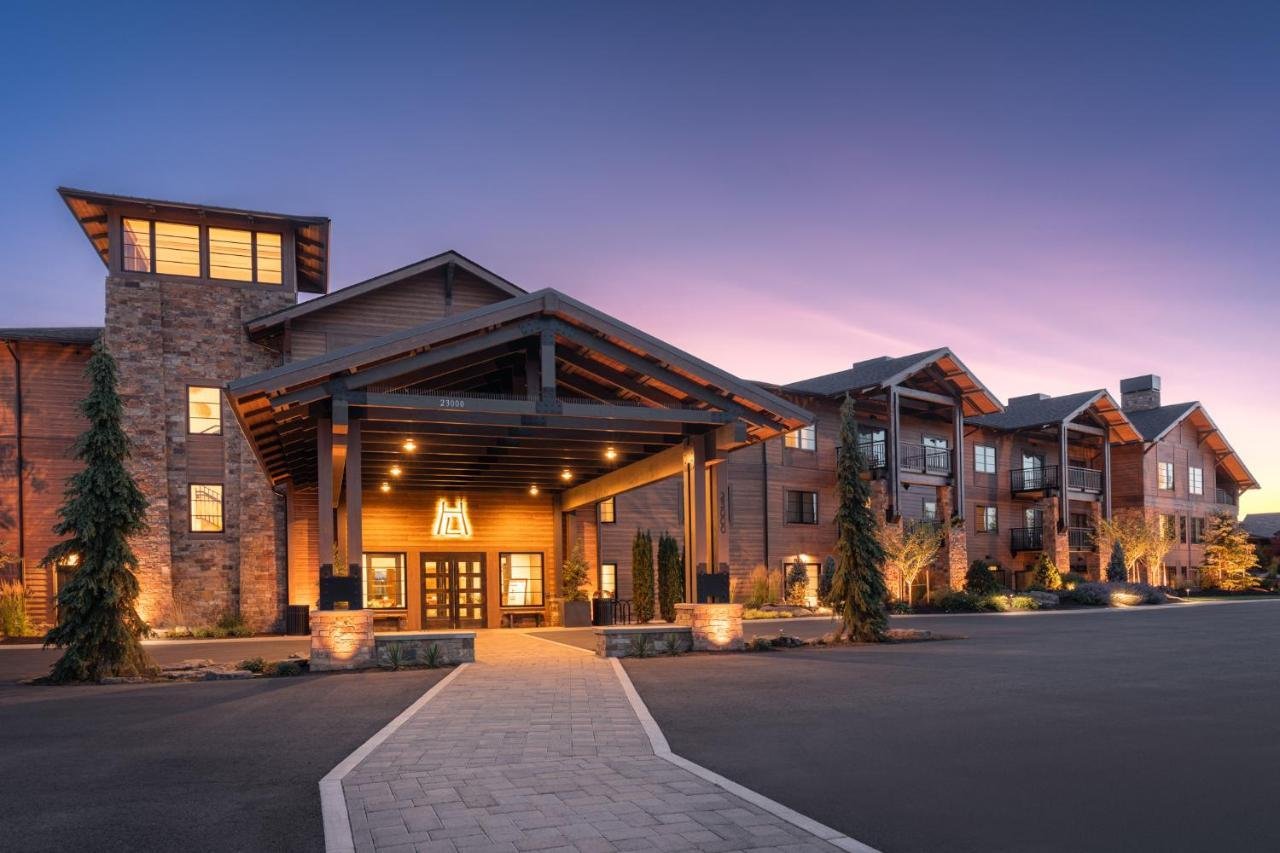 Juniper_Lodge_Bend_Oregon_LEARN_STAY_PLAY.jpeg