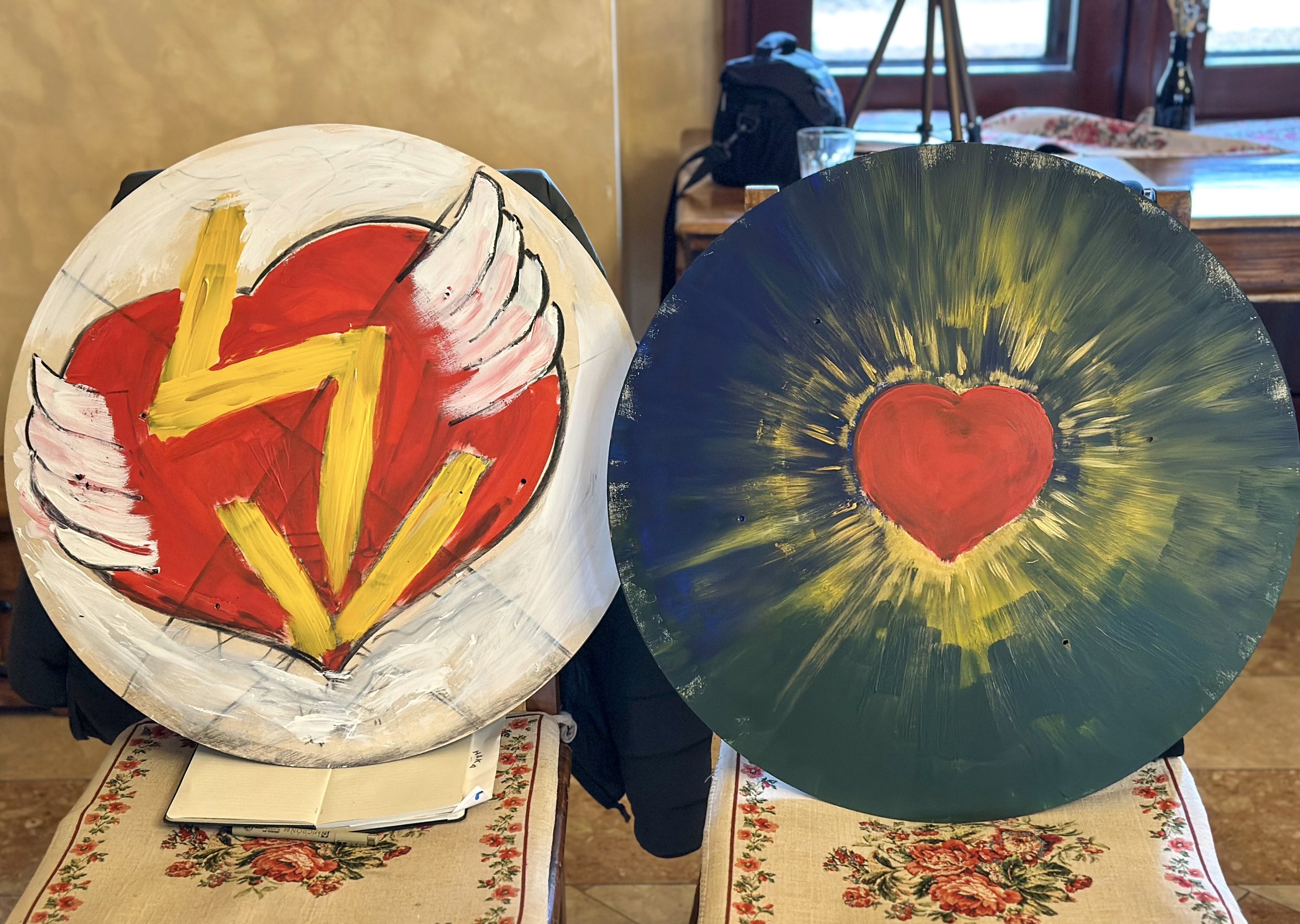 Men Retreat, Coat of Arms