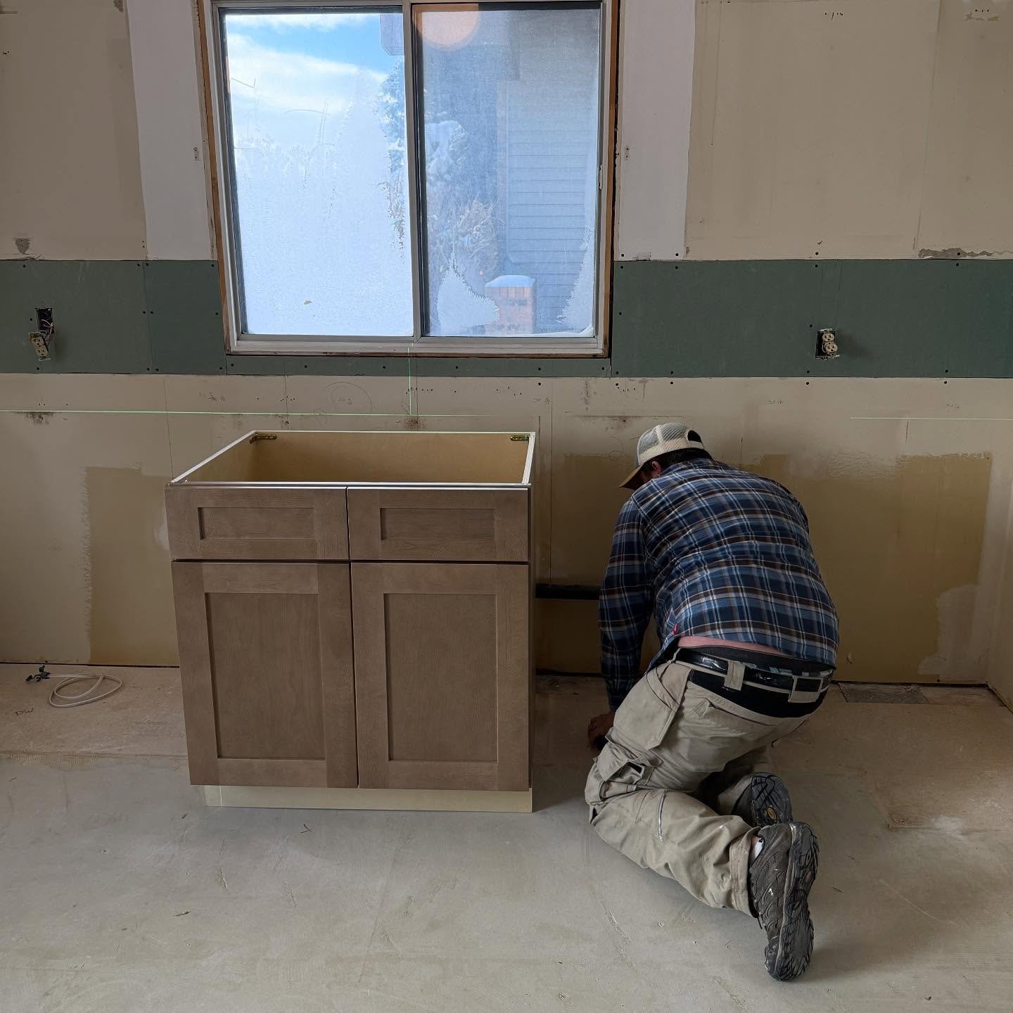 Kitchen cabinet instal days!

Ready for your kitchen makeover? Let&rsquo;s make it happen!

🌐 www.littleleafinteriors.ca
📧 info@littleleafinteriors.ca
☎️ (403) 808-2269

#KitchenCabinets #KitchenCabinet #CabinetInstall #YYC #YYCContractor #CalgaryC