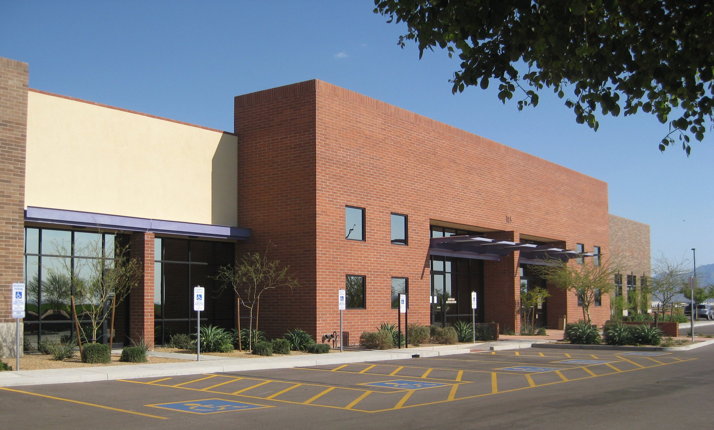VENIDA BUSINESS PARK - GOODYEAR