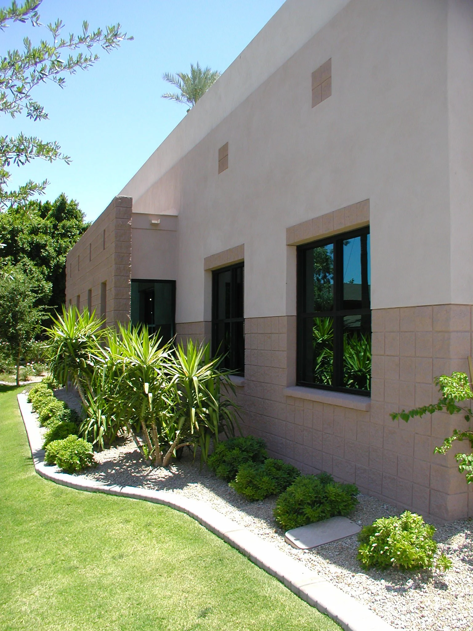 Modern medical building with surgery suite. Digestive Health Center of Arizona.