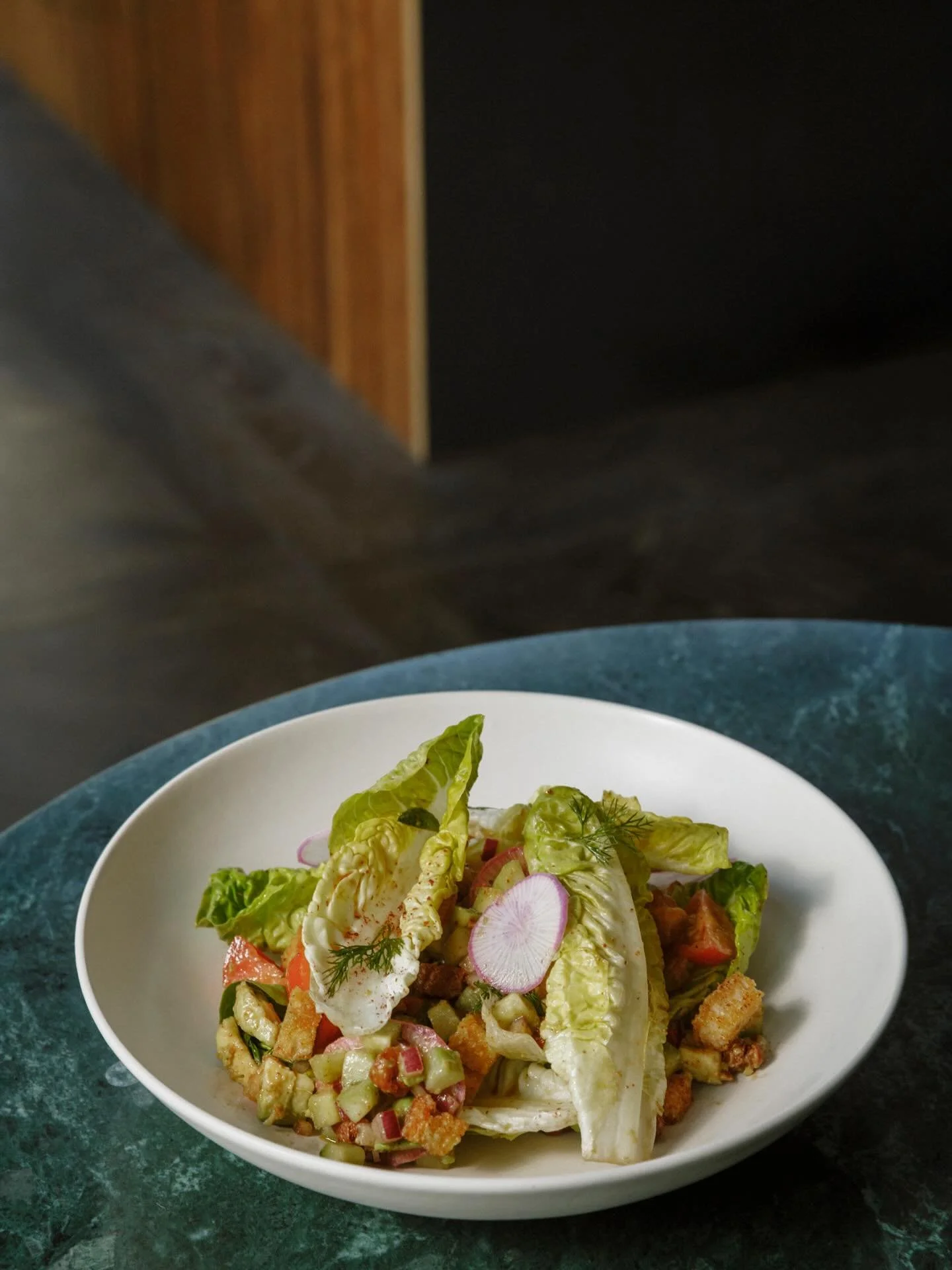 fattoush salad
cherry tomato, cucumber, lettuce, avocado, onion, garlic croutons, red wine dressing, sumac

#zinque #massilia #breakfast #lunch #dinner
