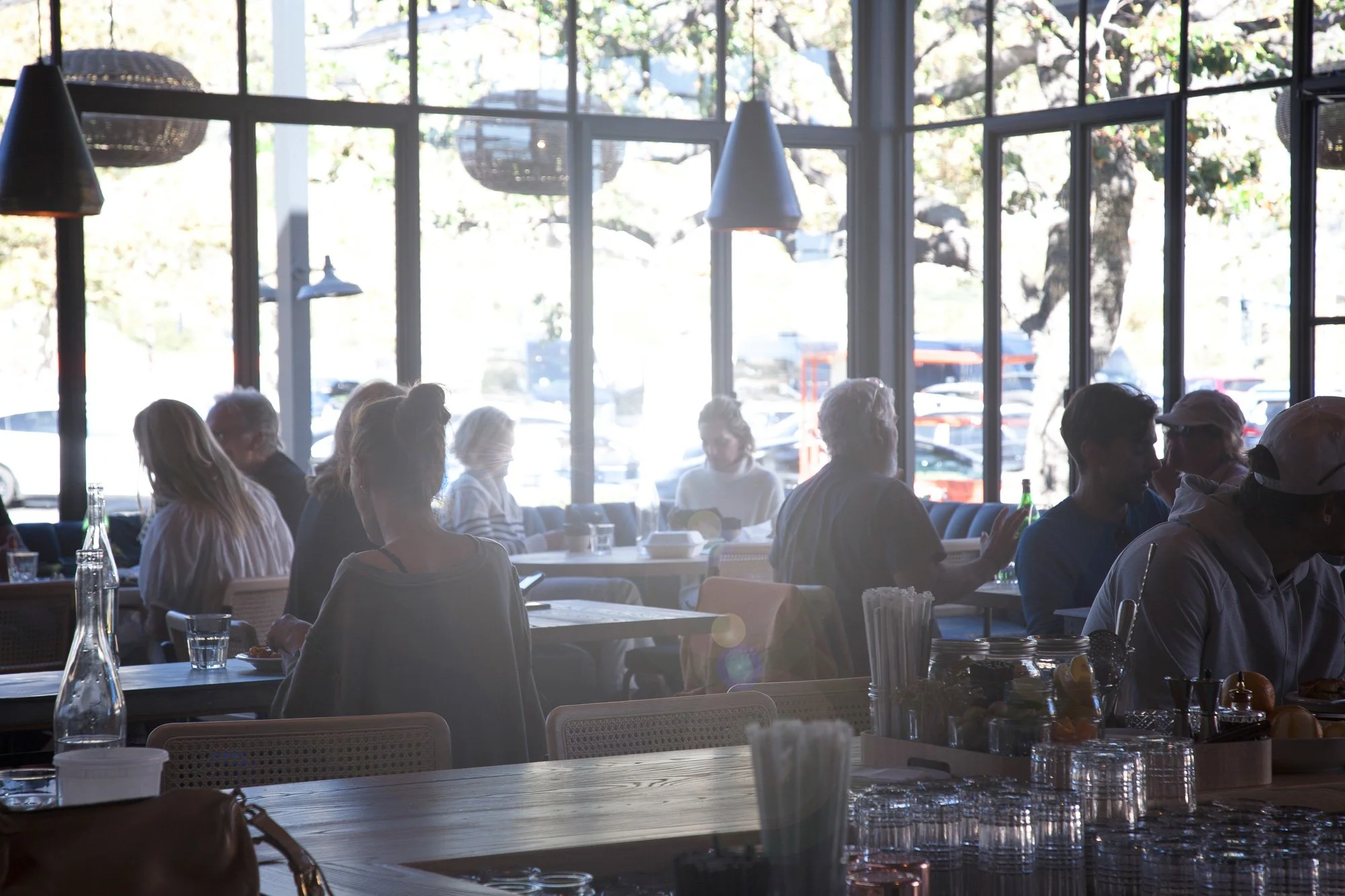 Photo of main dining area at zinqué Malibu