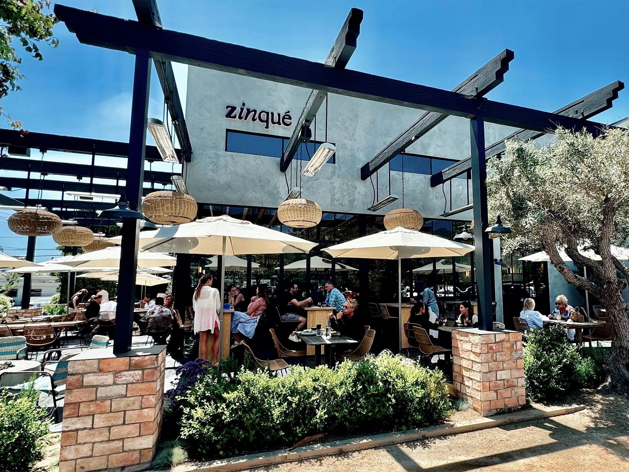 Photo of patio at zinqué Malibu