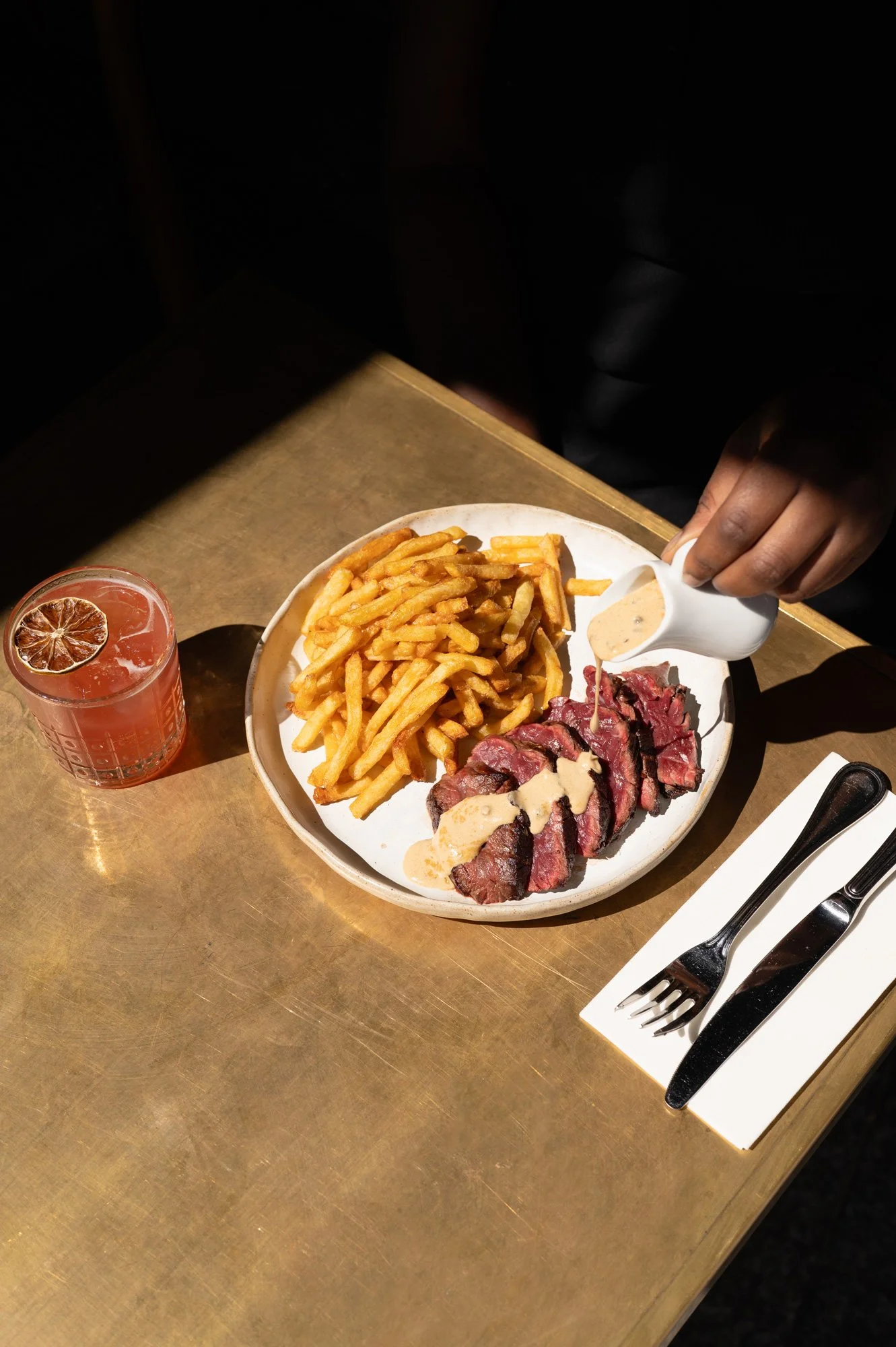 Photo of steak-frites at zinqué, a French restaurant
