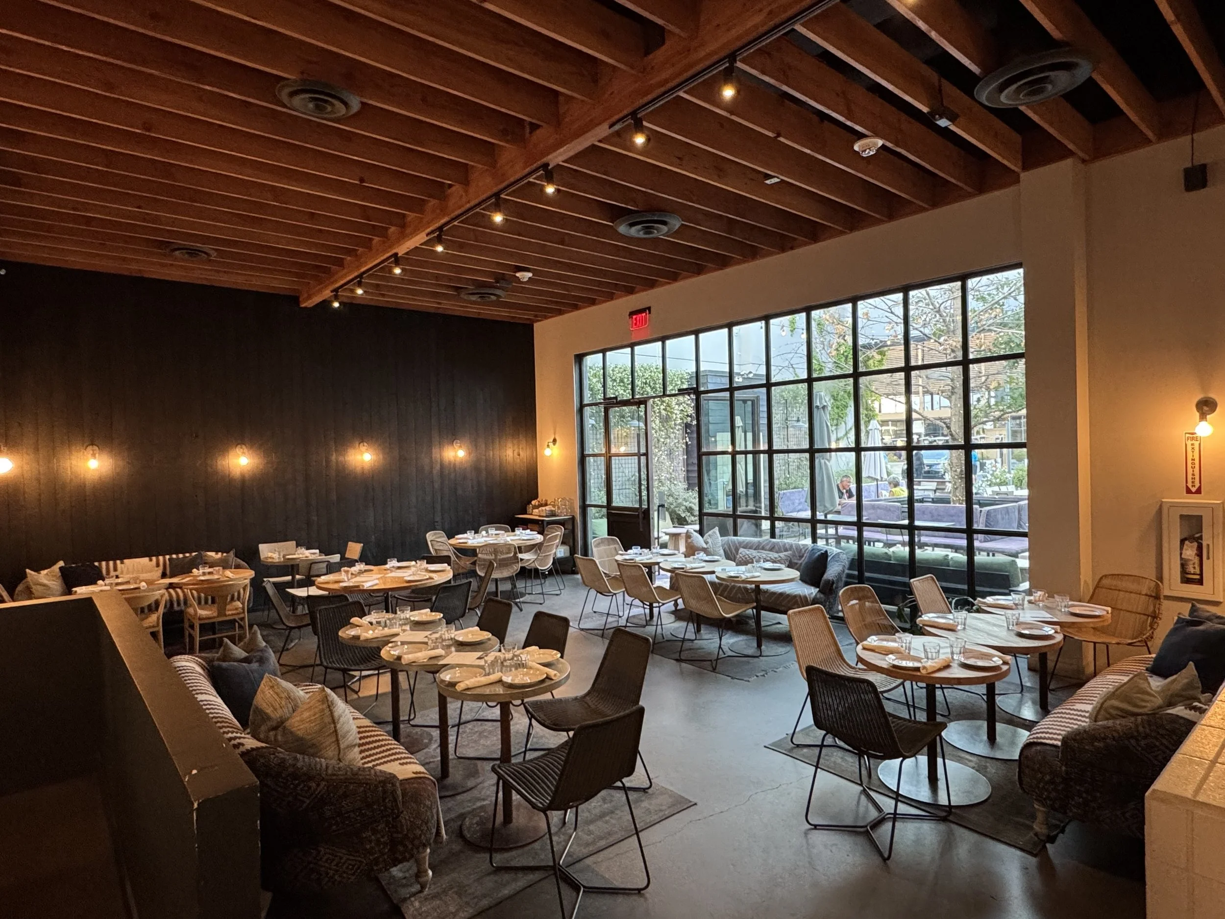 Photo of indoor dining at zinqué Scottsdale