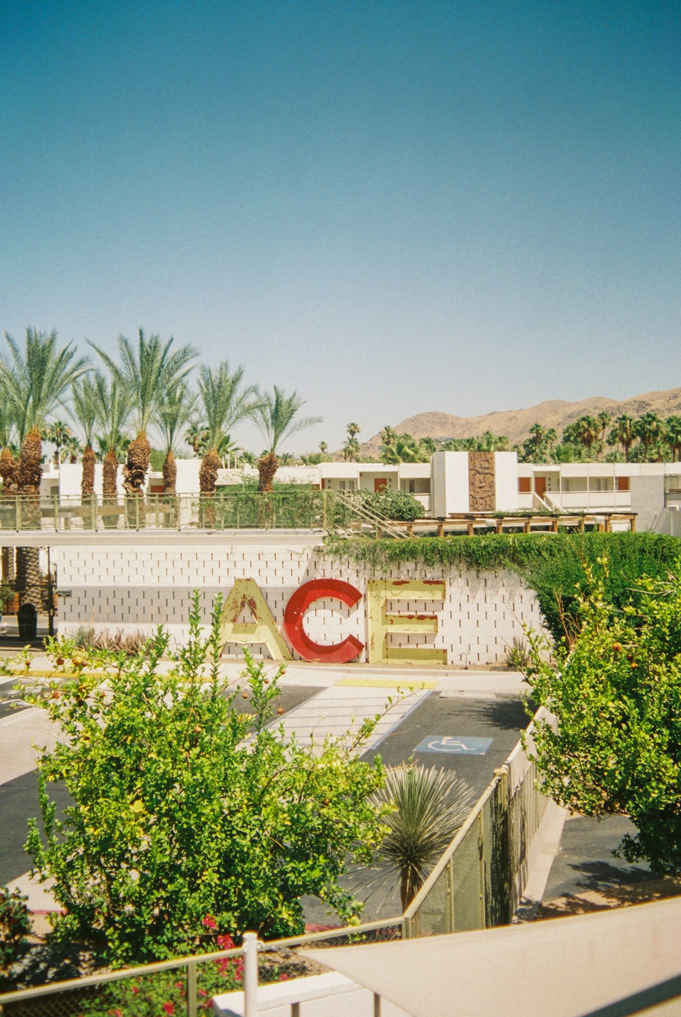 hotbnb-01.jpg