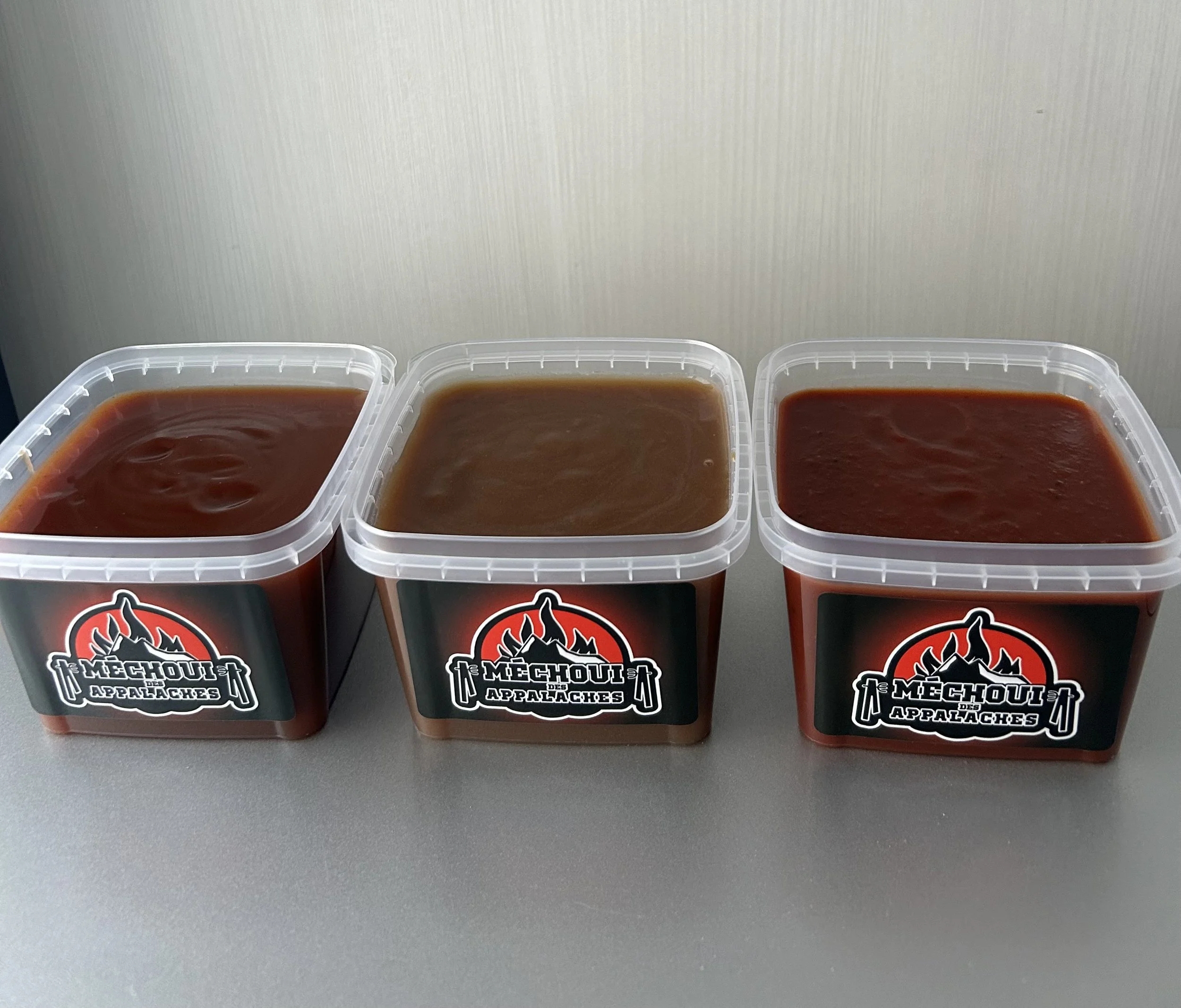 SAUCE À POUTINE BBQ, BRUNE ET A MÉCHOUI.