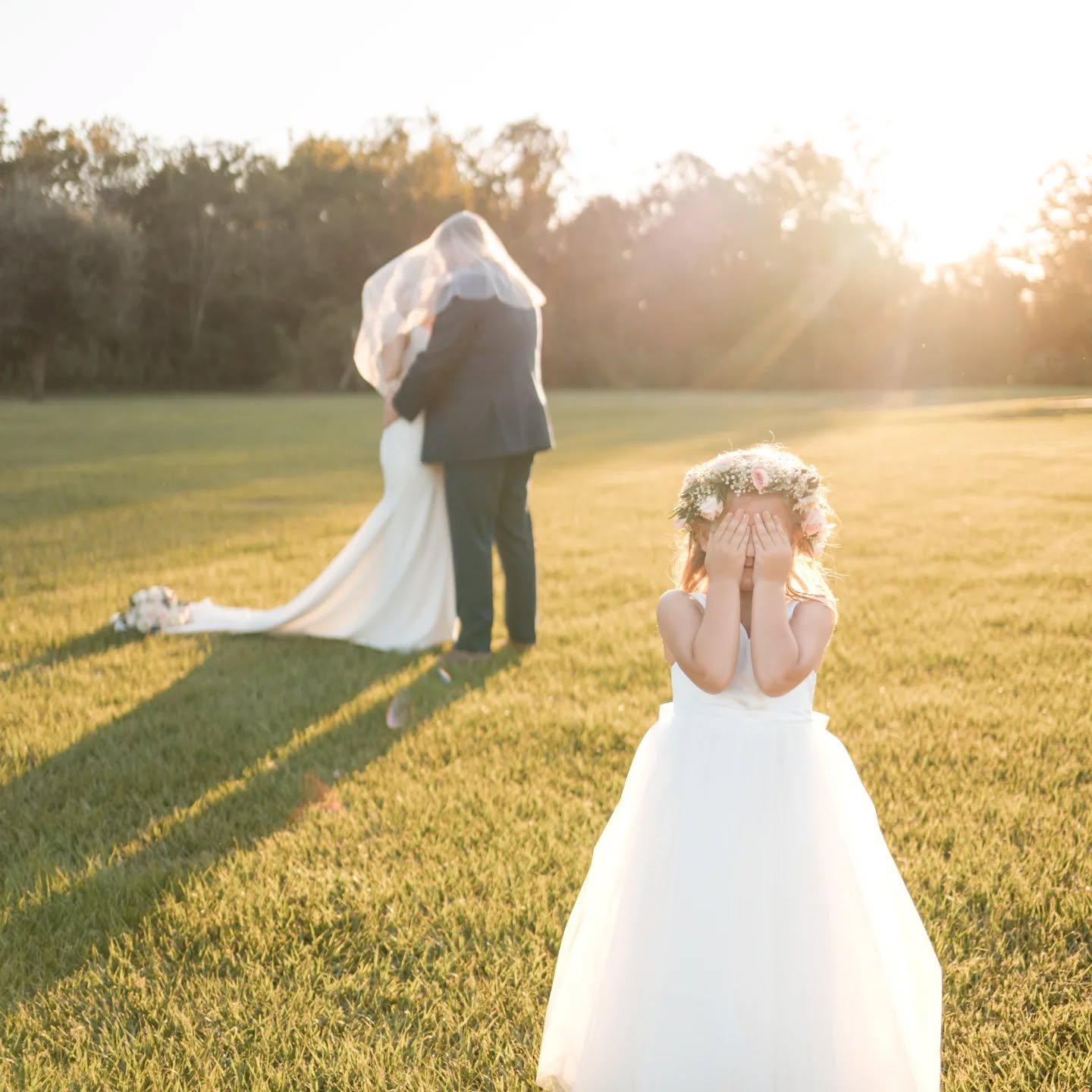 ✨ Golden hour glows a little brighter when you&rsquo;re surrounded by the ones you love most. We loved capturing every elegant detail of this day&mdash;and the sweet, candid moments in between that made it truly unforgettable! 

💒 Venue @thebarnatbo