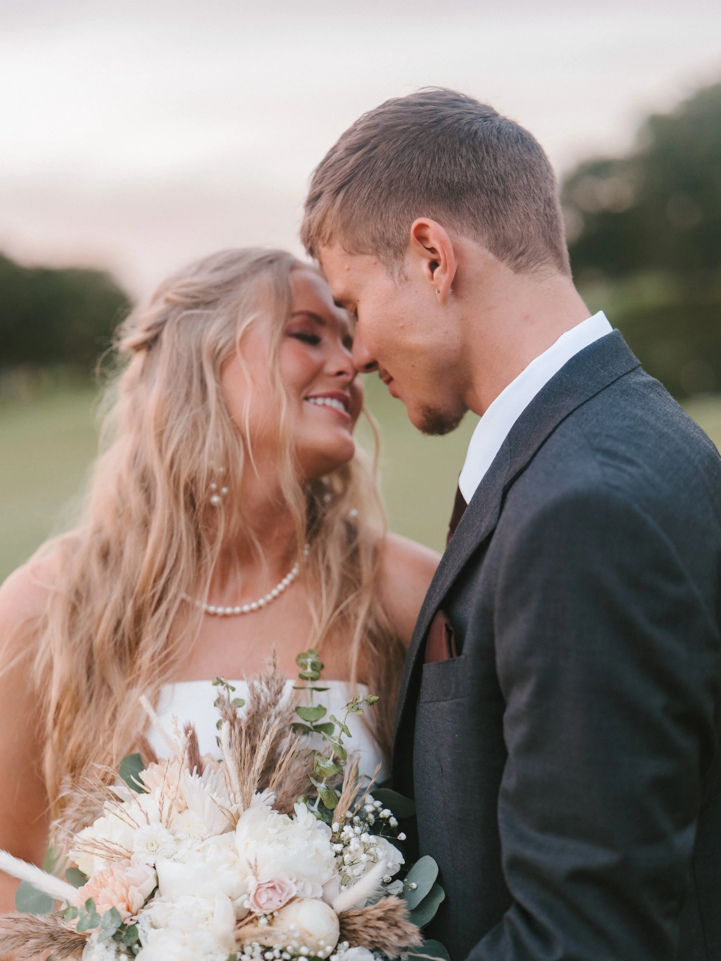 Forever 🤍 

Venue | @bayoakscountryclub 
Hair and Makeup | @makeupbykristal 
Flowers | Munoz Flower by Cindy Munoz 
Cake | @jennysbakery 

#weddingphotography #wedding #wedding #houstonwedding #houstonbrides