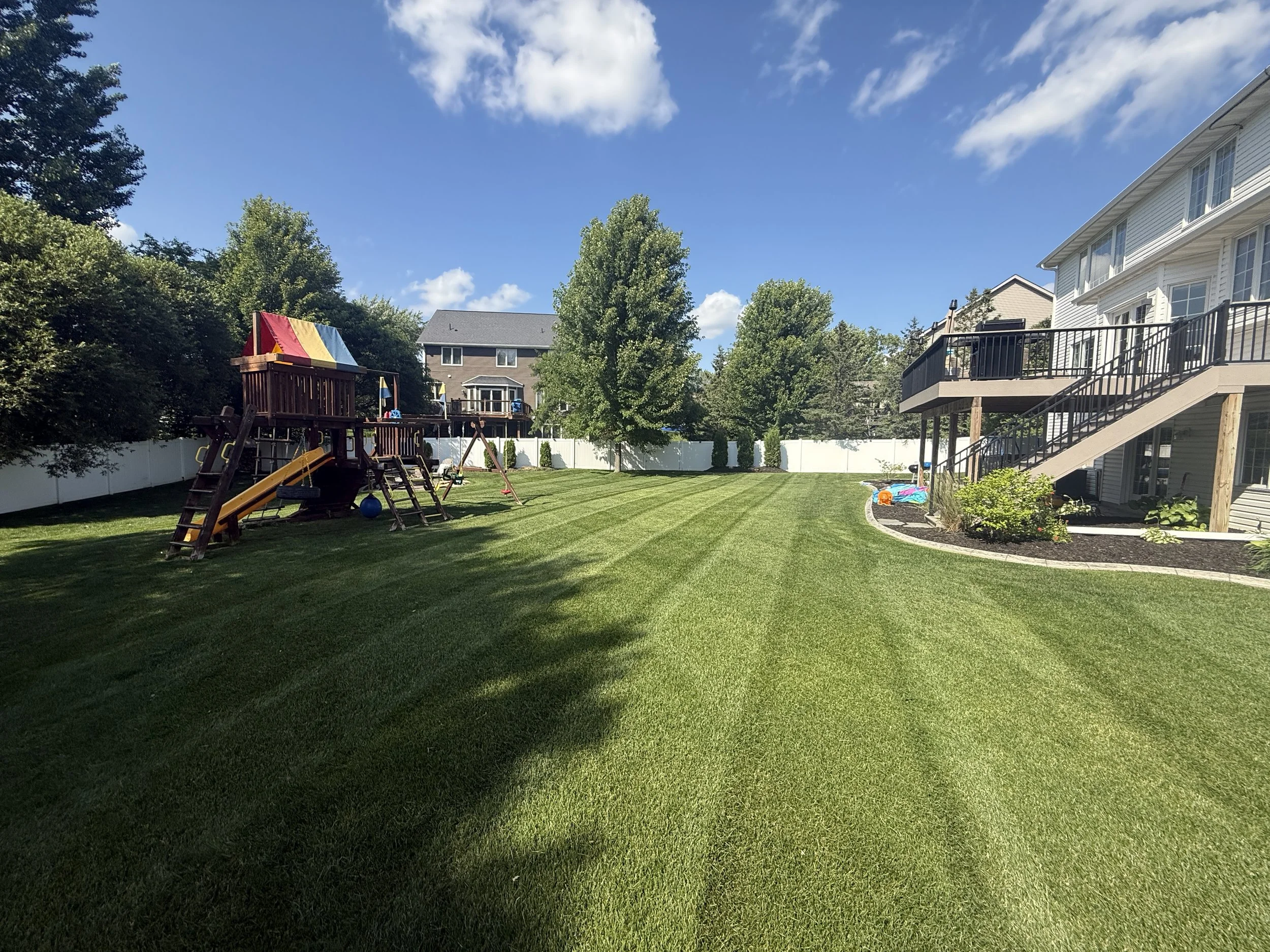 Weed control and fertilization service in Apple Valley MN