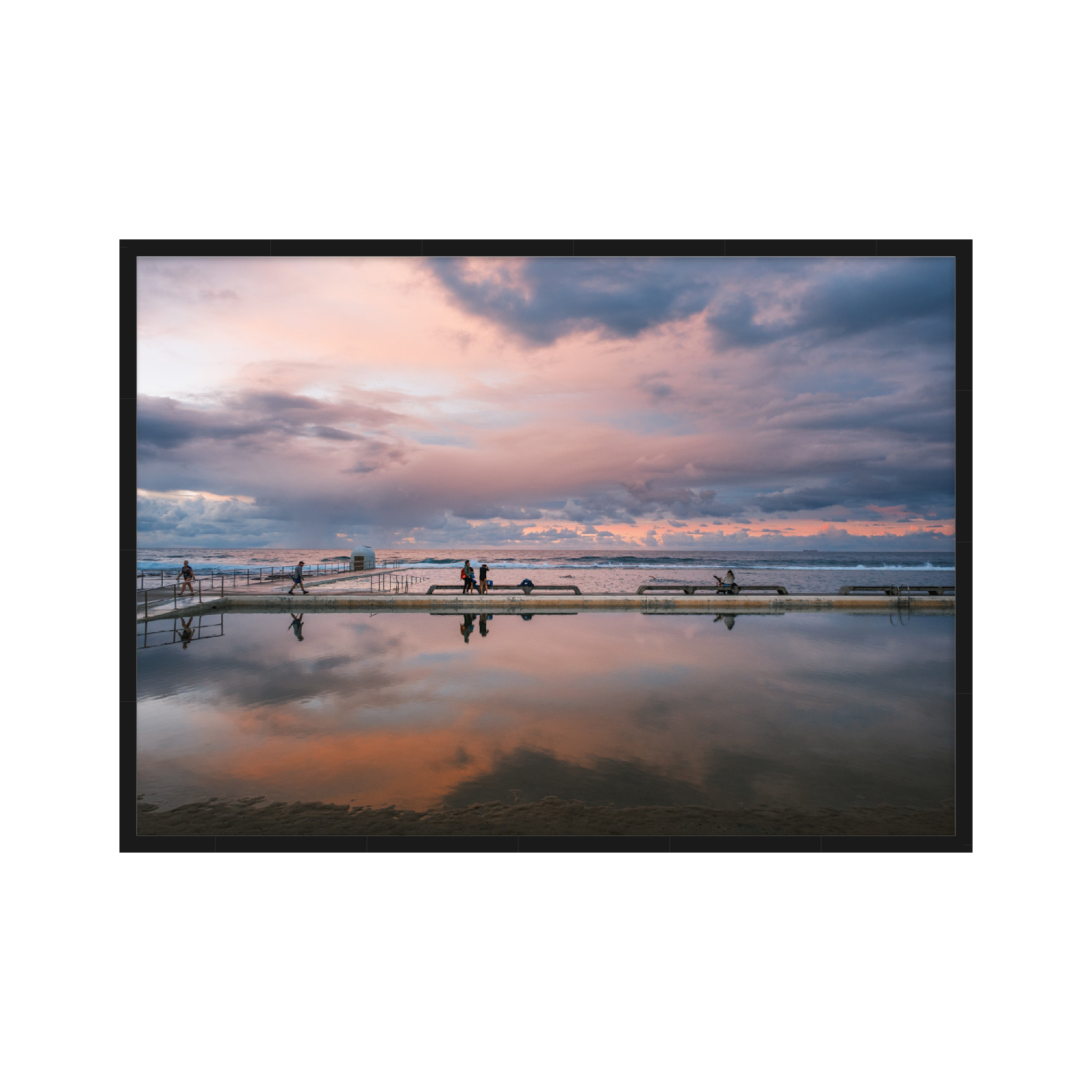 Cloud Pools Mega blk.png