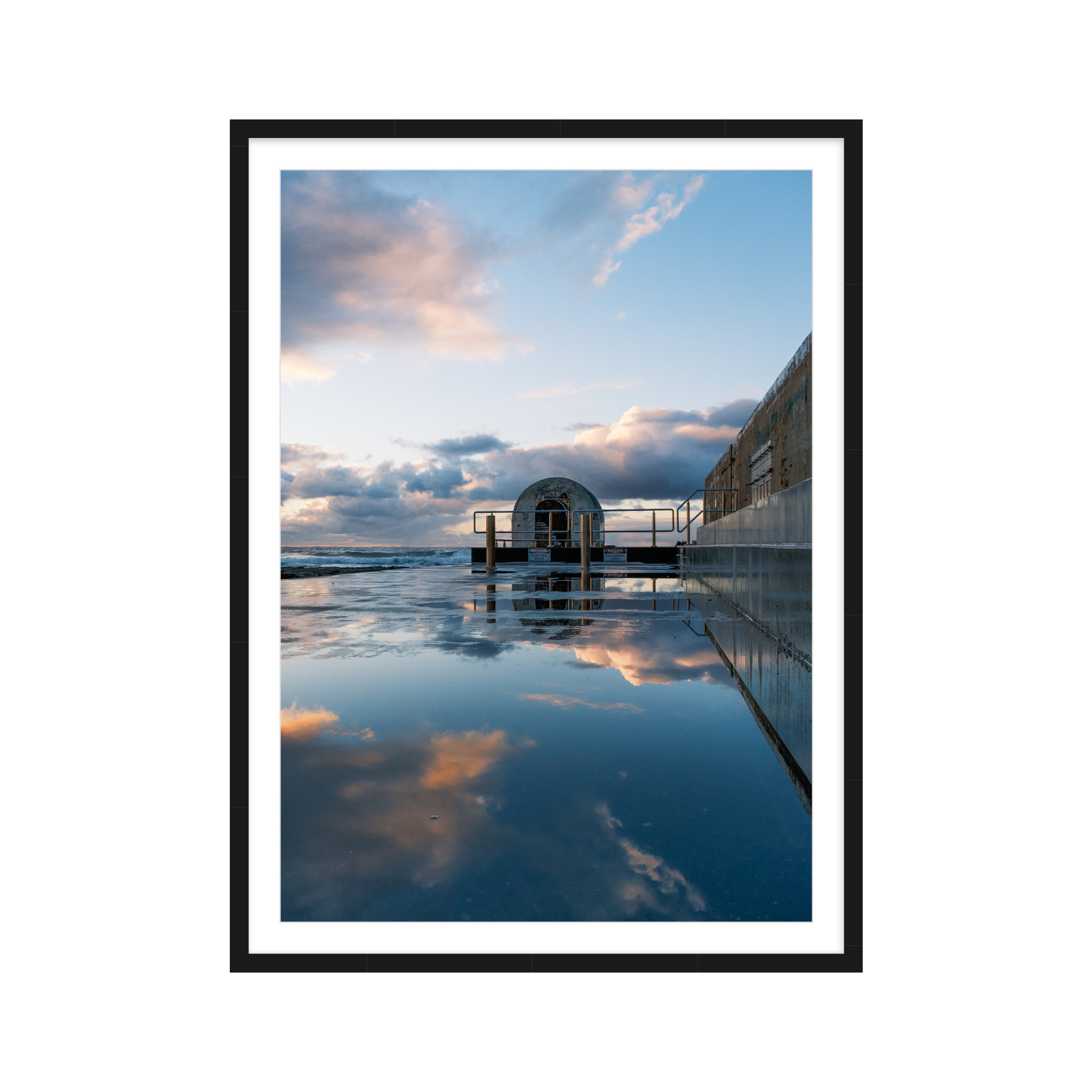 Pumphouse Glass BLK.png