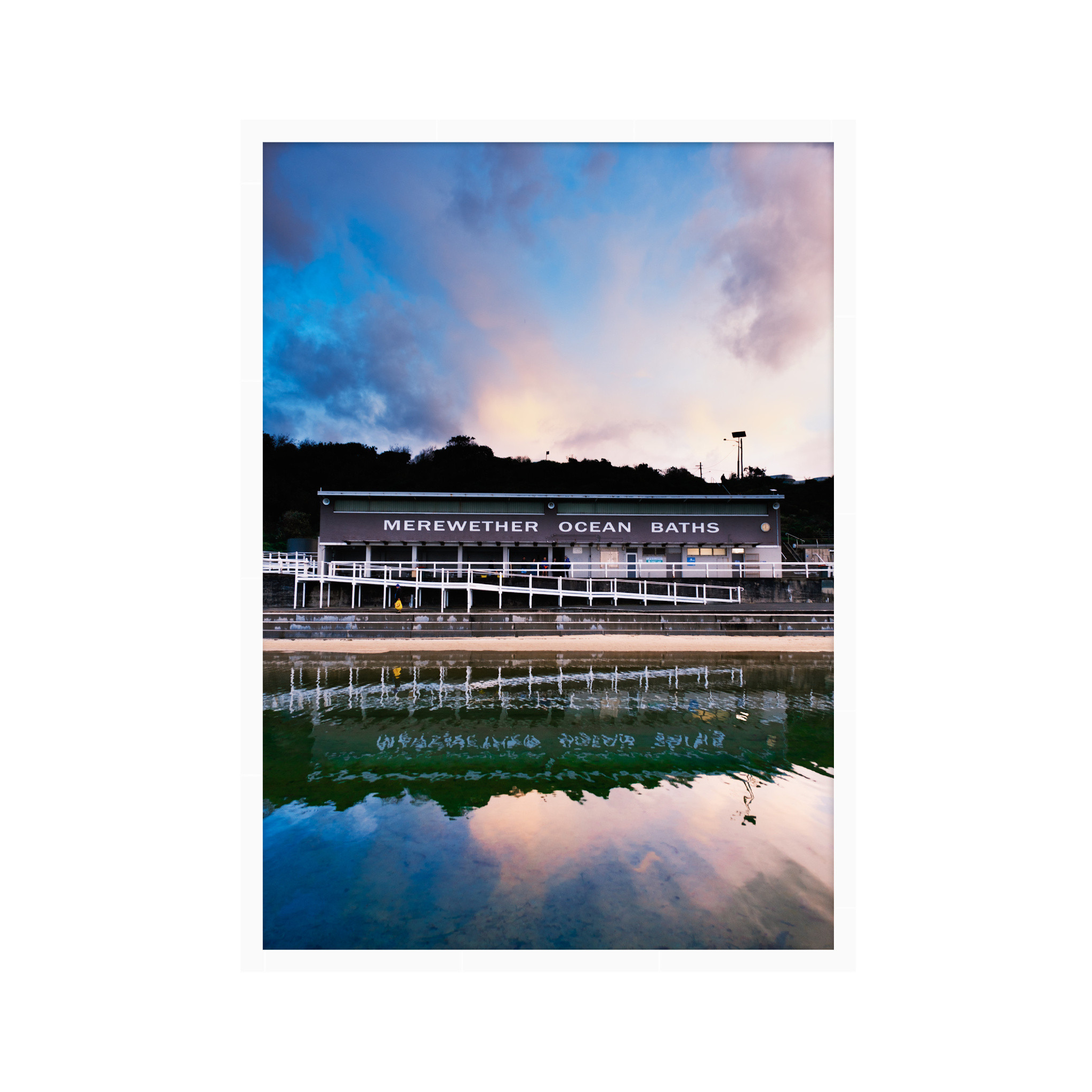 Bath Reflection Mega Wht.png