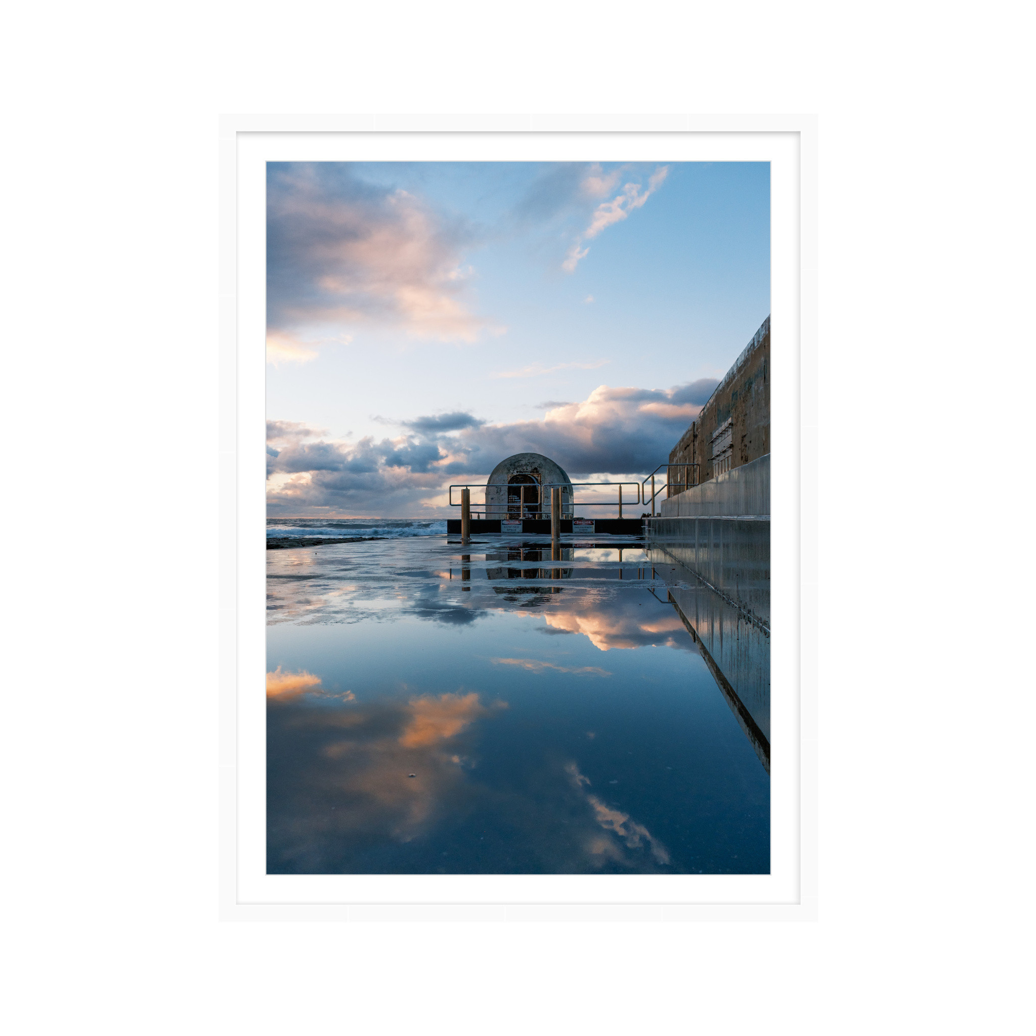Pumphouse Glass wht.png