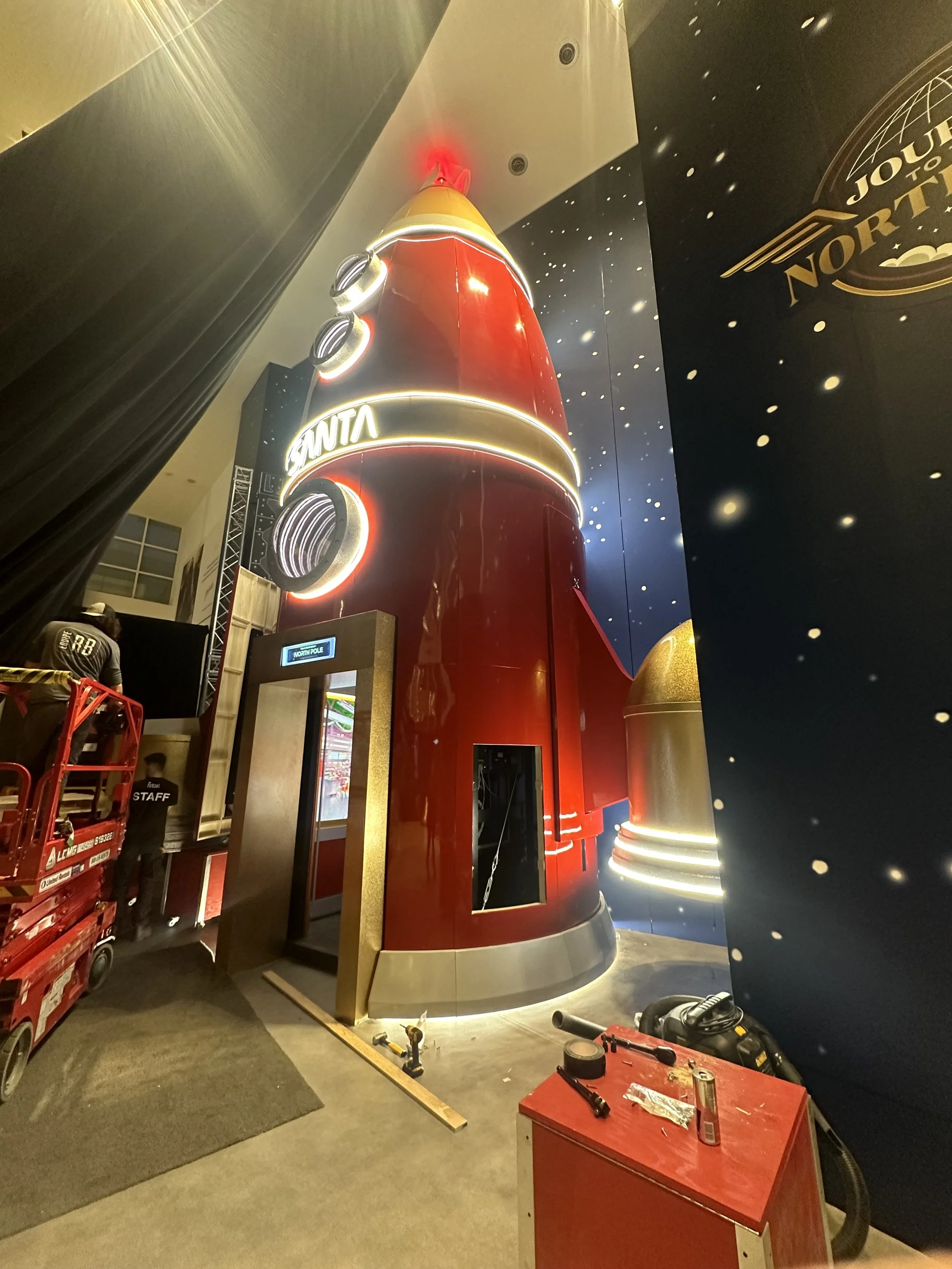 24-25_Yorkdale Shopping Centre (Noel) 553_PHOTOS_MONTAGE_048.jpeg