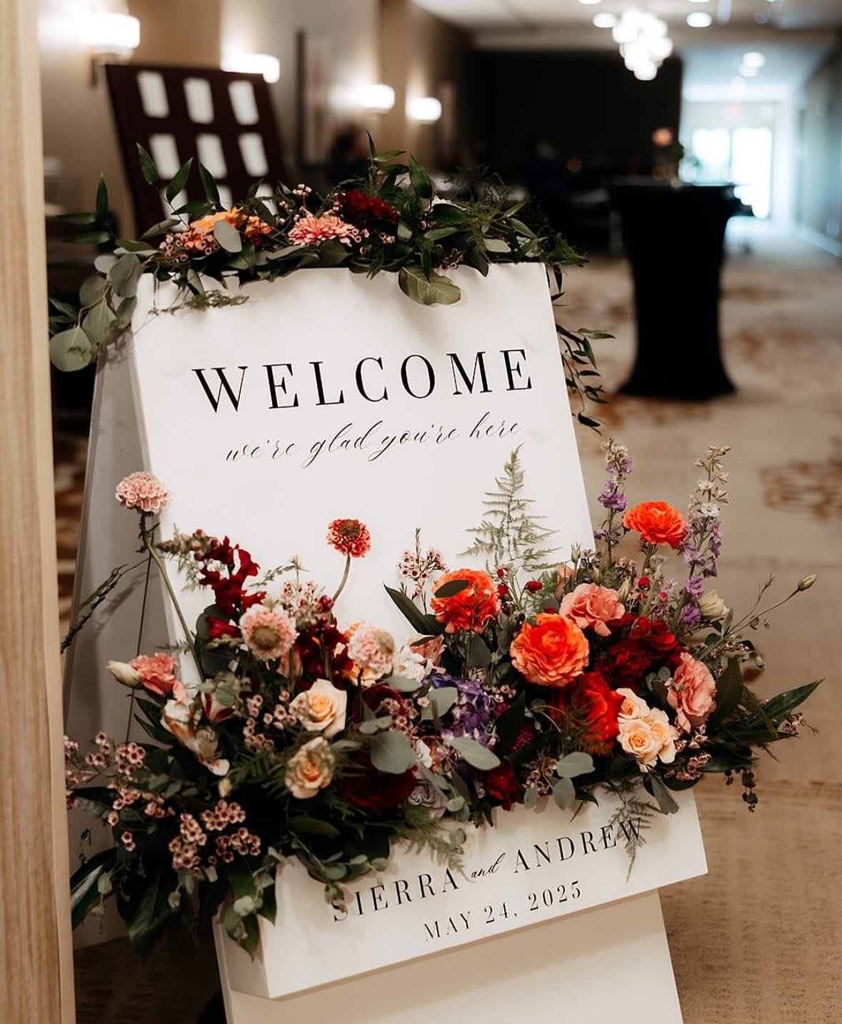 One of our own @fashionredhead was married last weekend!!

Here are some of the floral and paper we were able to design for the beautiful bride!

Congratulations Sierra and Andrew!!🌷