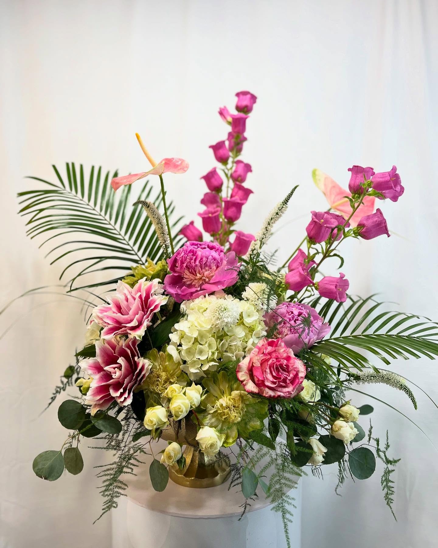 Here are some of our most recent summer creations at PT 💐

We would love to be apart of your next event! Our team is getting excited for July 4th. Call in to order flowers for picnics and pool parties.
