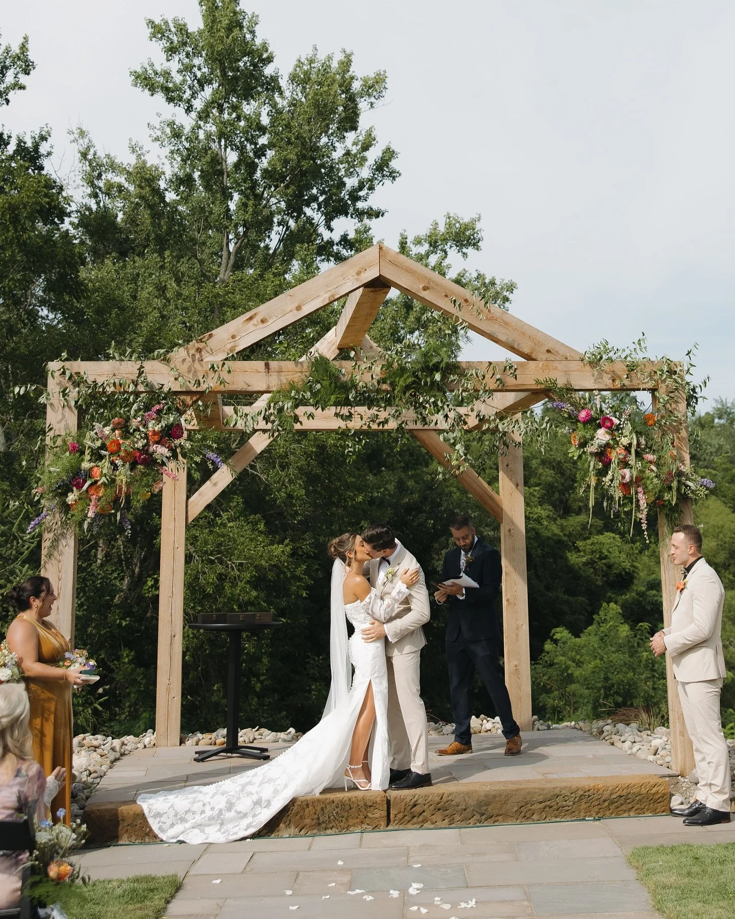 BRIDE SPOTLIGHT 💎

Wildflowers, vibrant colors, and pure happiness, Audrey &amp; Mark&rsquo;s wedding had it all.
 We loved bringing their fun, free-spirited vision to life (and yes, we&rsquo;re still smiling about it!) 

such a gorgeous day for an 