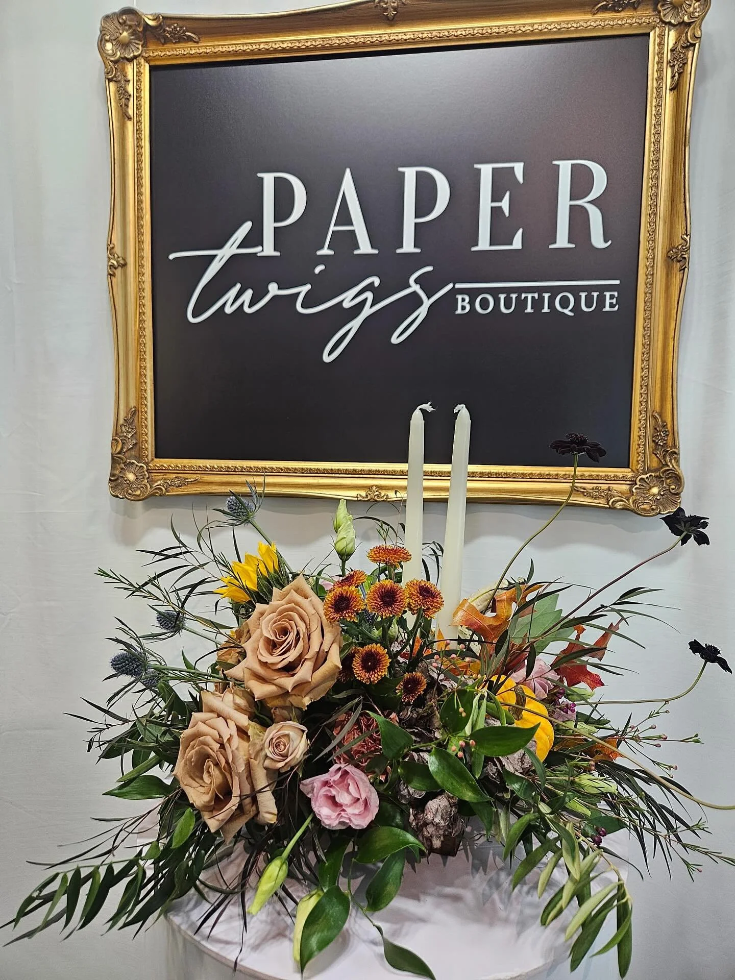 🍁✨ Fall Flower Class! ✨🍁
Create your own fall-inspired Thanksgiving centerpiece and enjoy a night of creativity on November 25th, 5:30&ndash;7:30 PM | $75.

Class includes your arrangement, expert instruction, and light bites + refreshments.
Book y