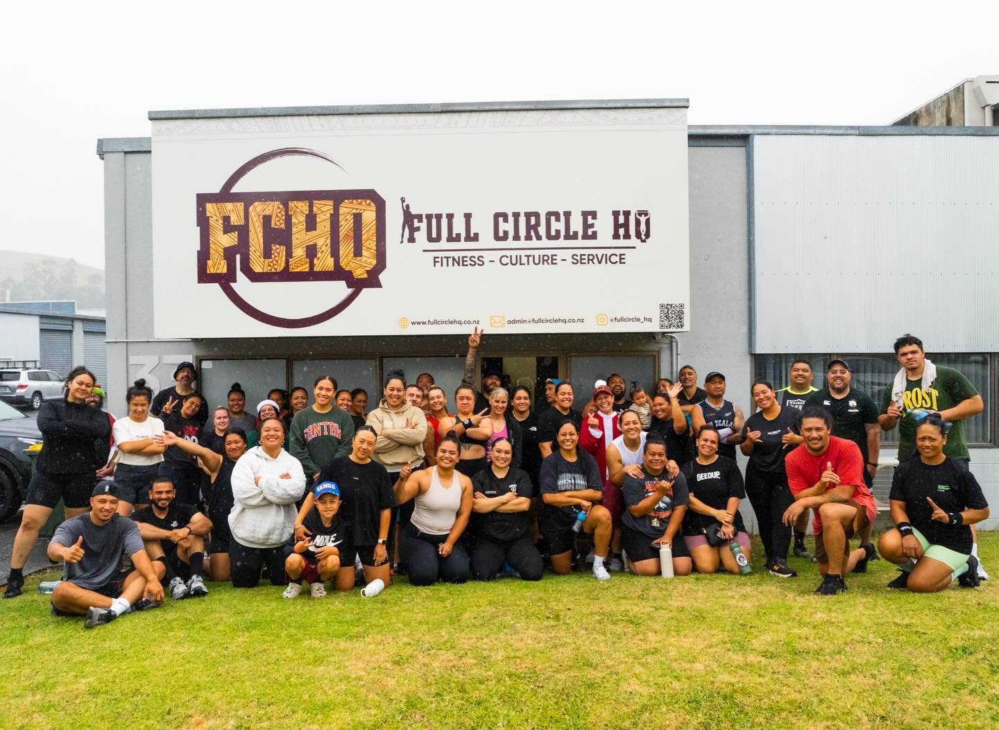 Merry Christmas from us to you🎄
We hope you enjoy your time with your loved ones. 
Be safe &amp; be kind ❤️💚

Sleigh the bells for 12 Days of Christmas:
Teams of 4.
2 sync on chipper/2 accumulate 14,100m on machine.

10 Burpee pull ups
20 Goblet sq