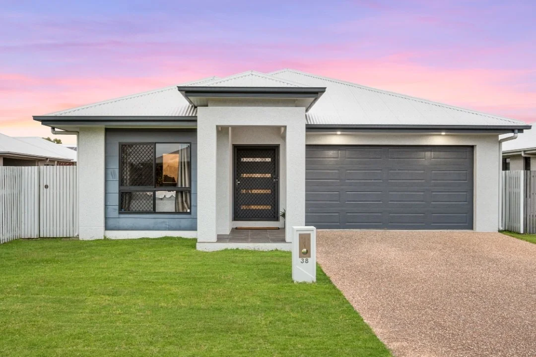 38 Friday Avenue, Burdell