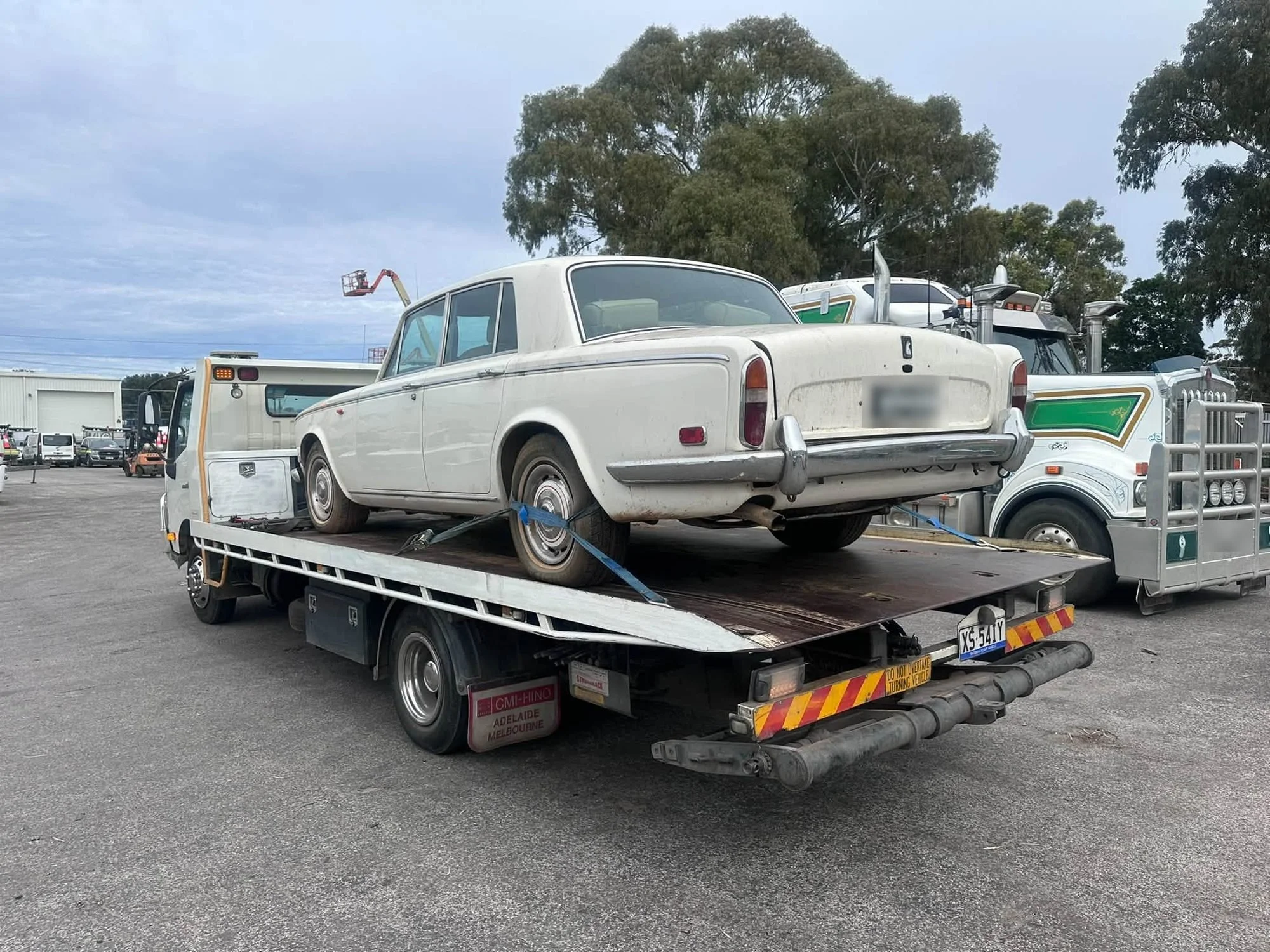 Cash for Cars Adelaide tilt tray picking up a vintage Rolls-Royce Silver Shadow in Adelaide