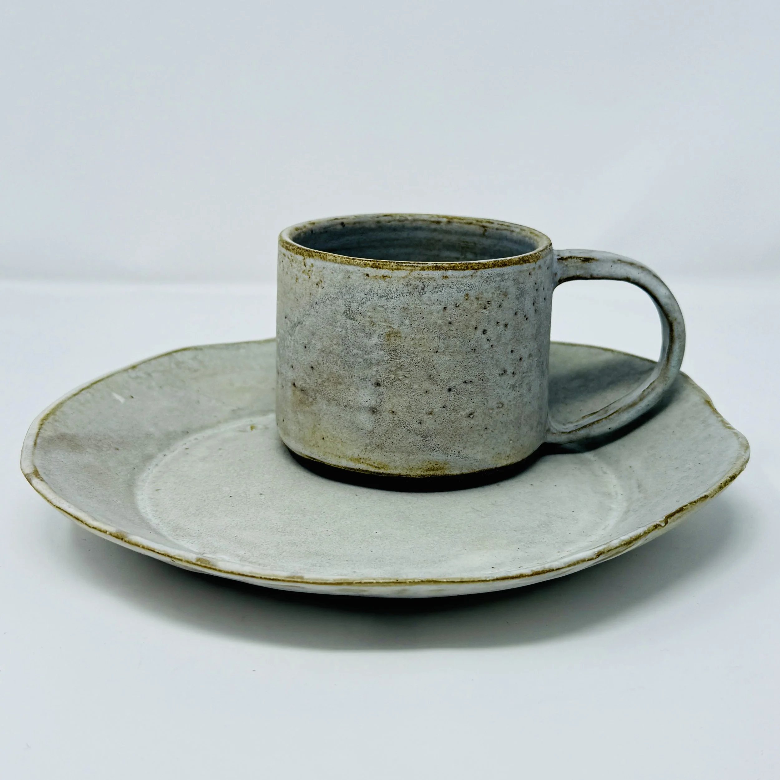 Ceramic wall-mounted soap dish with green glaze