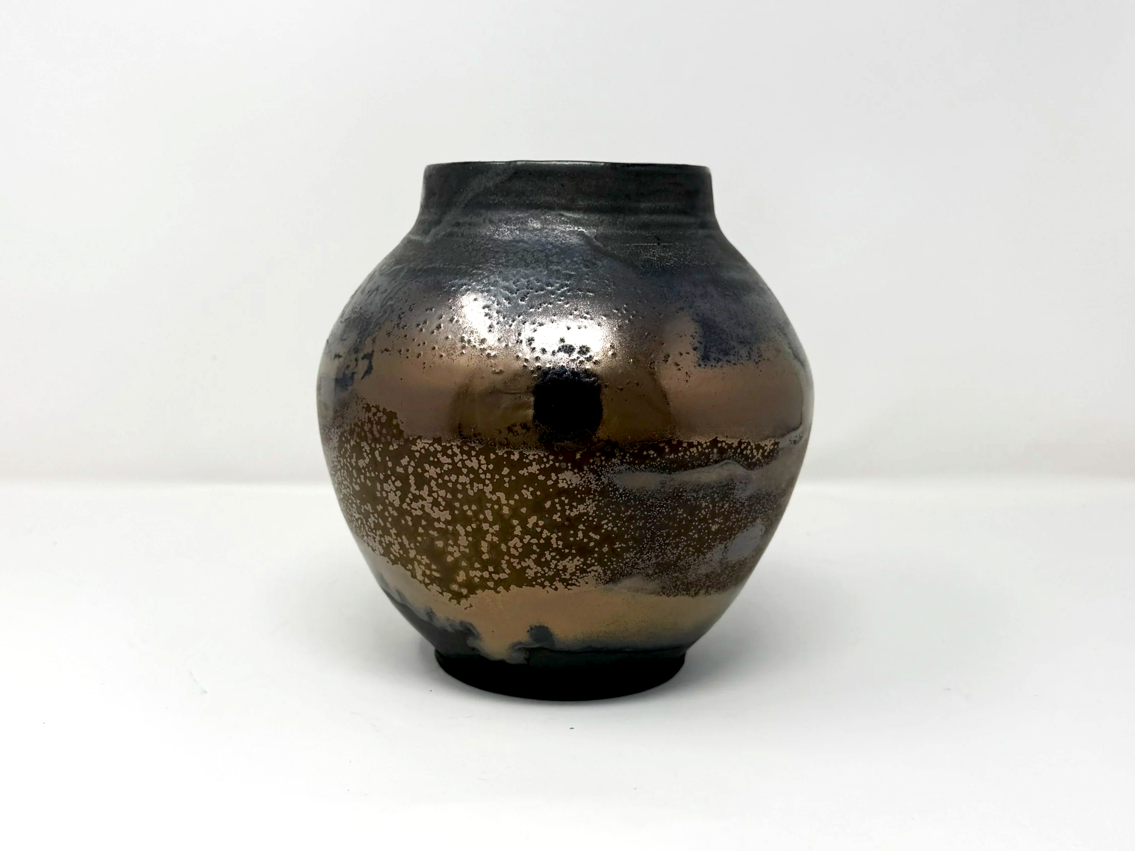 Black & Gold Vessel No 1