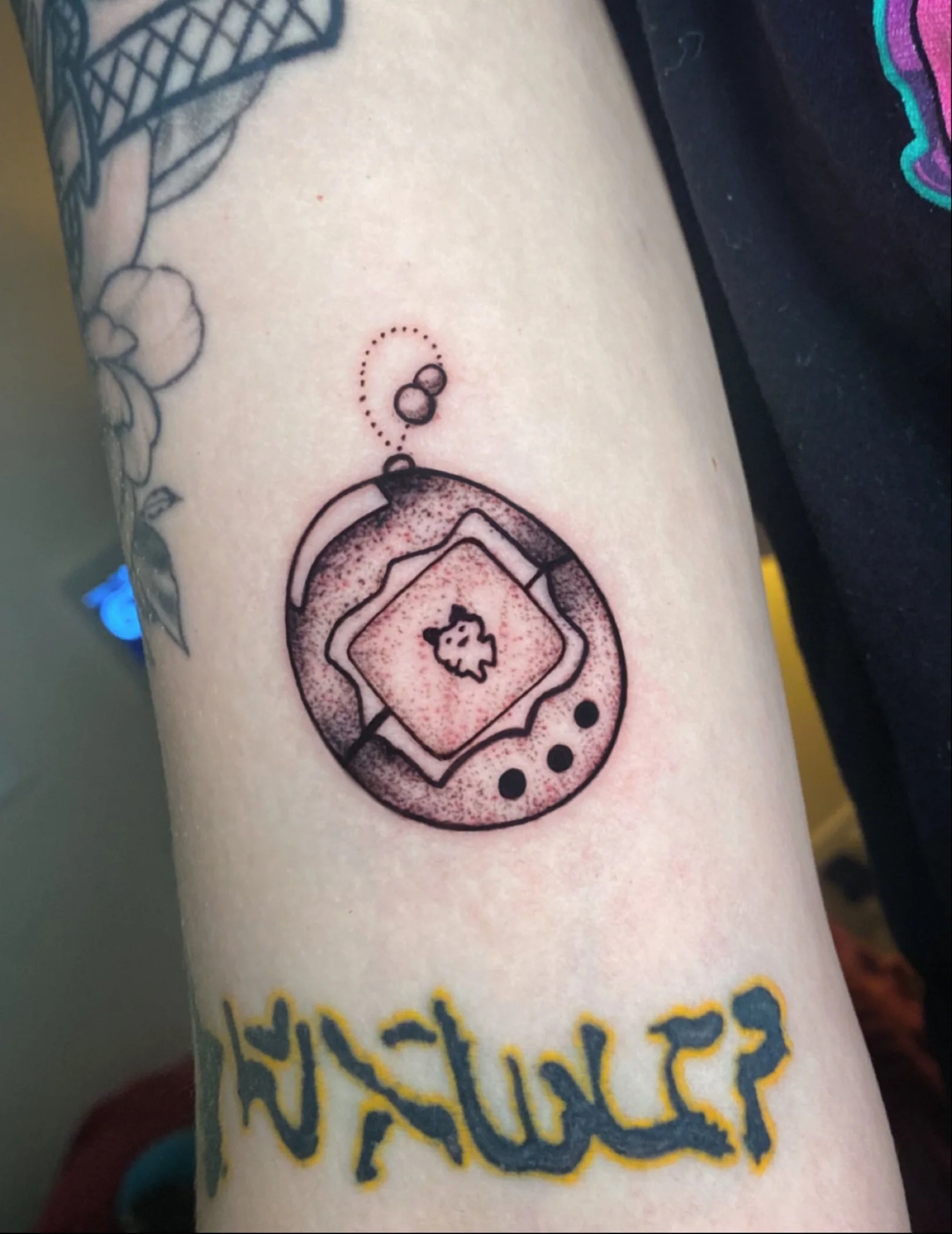 The cutest little Tamagotchi in the land 🥰 I wonder whatever happened to the one I had back in the day? 🤔
✨My books are open! DM or text me at (208)260-1185 to schedule an appointment!! 
#boise #boisetattooartist #boiseidaho #boisetattooers #idah