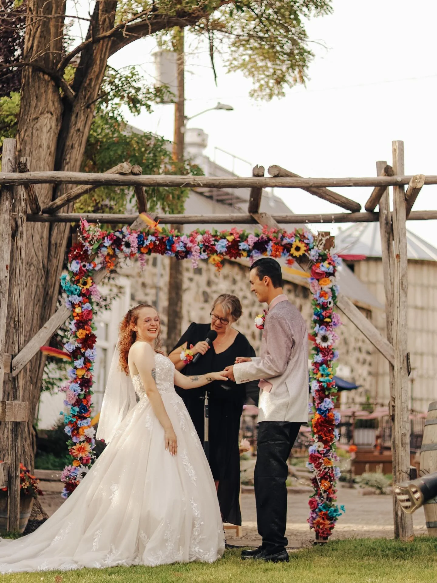 Happy first year of marriage to the love of my life 🥹💖 I still can’t believe it’s been a year already… time goes too fast!
I spend a lot of time daydreaming and reminiscing of how perfect this day was. To get to celebrate my lov