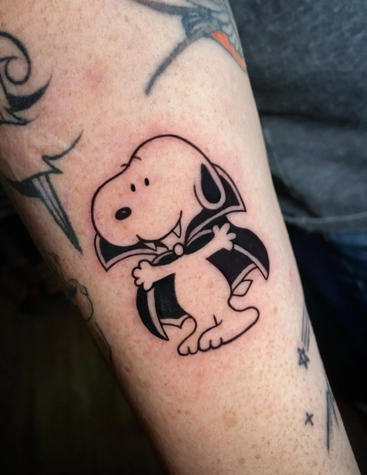 Yes&hellip; Halloween is ✨technically✨ over, but spooky season never ends in my heart 💖🎃 just had to post this lil guy cause fall is going by so fast and I&rsquo;m not ready for winter 🥺

✨My books are open and I&rsquo;d love to tattoo you! Feel f