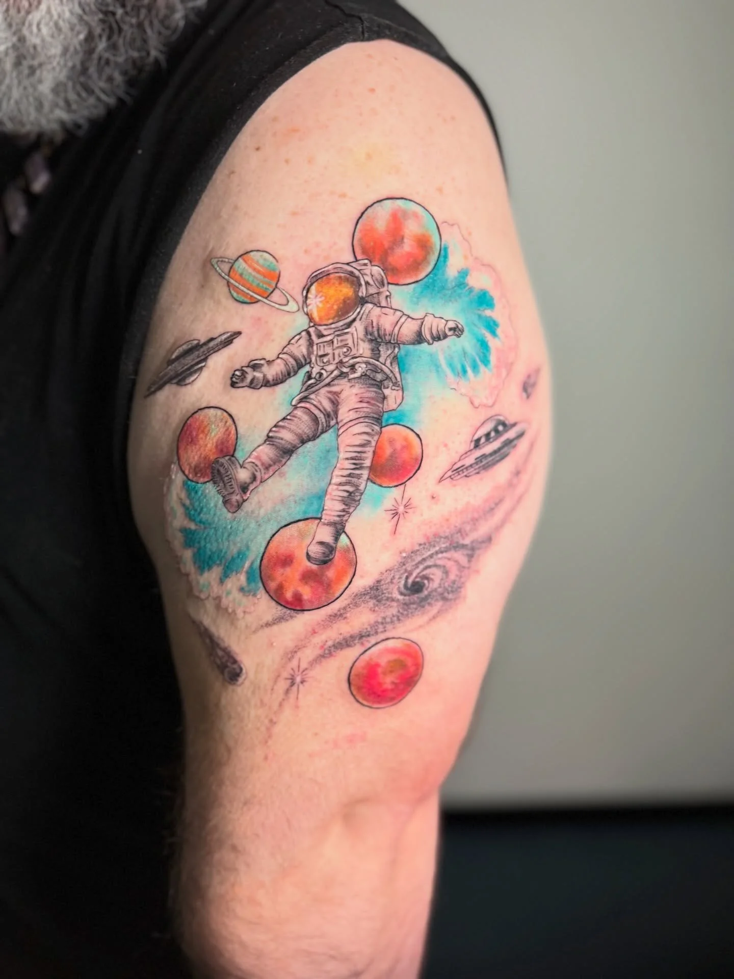 For the badass Josh, thank you man, so much, for your trust,  your kindness and always good conversation. Your ideas are always so fun 🤩 
Until next time friend 🍻 

✨ Hey there!! If you&rsquo;re looking to get your next piercing, tattoo, a cover up