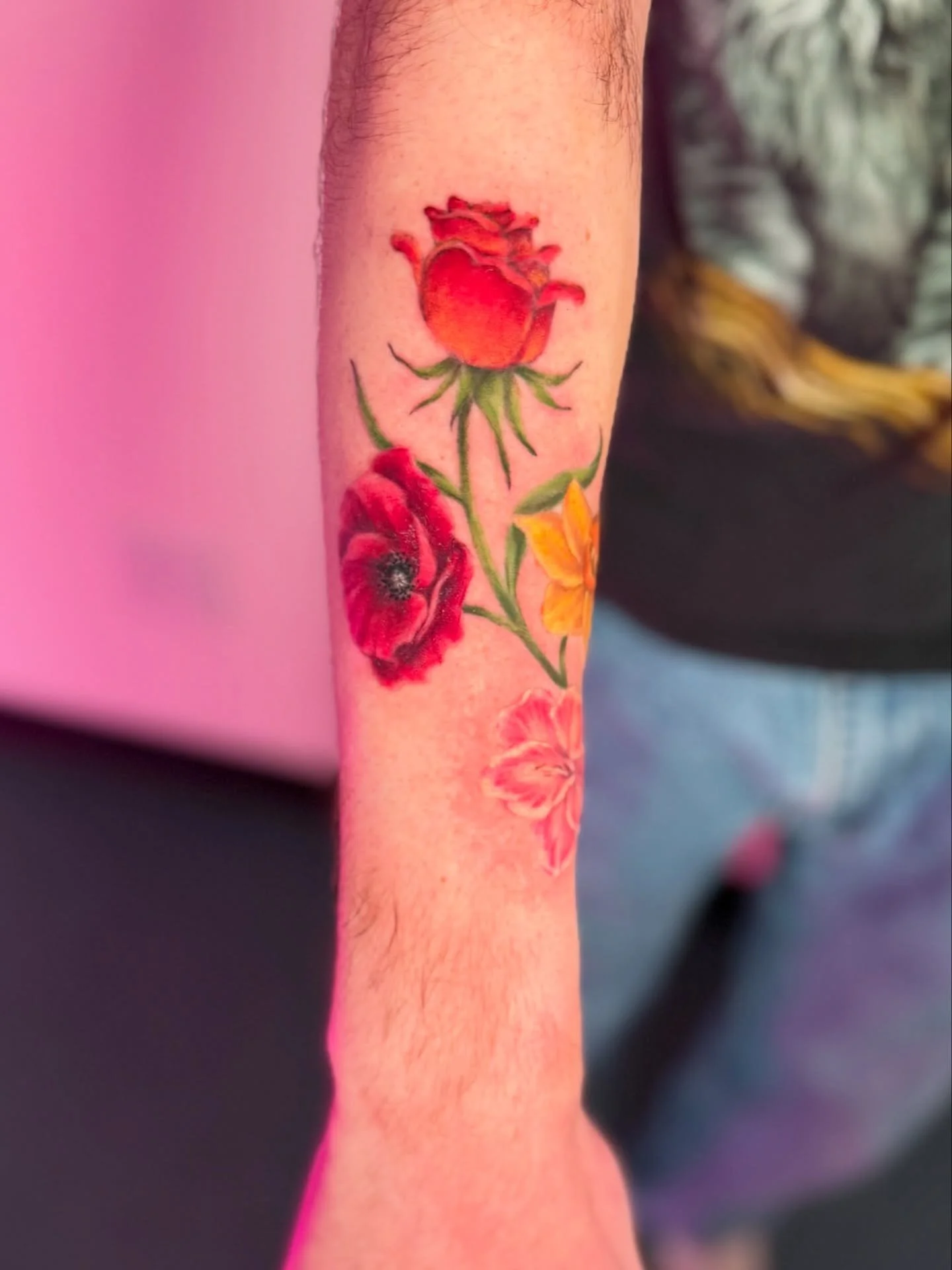 A very fun before and after floral revamp for Brodie🤙 thank you man, so much, for your trust and letting me rework this with you.

✨ Hey there!! If you&rsquo;re looking to get your next piercing, tattoo, a cover up or even start a project, let&rsquo