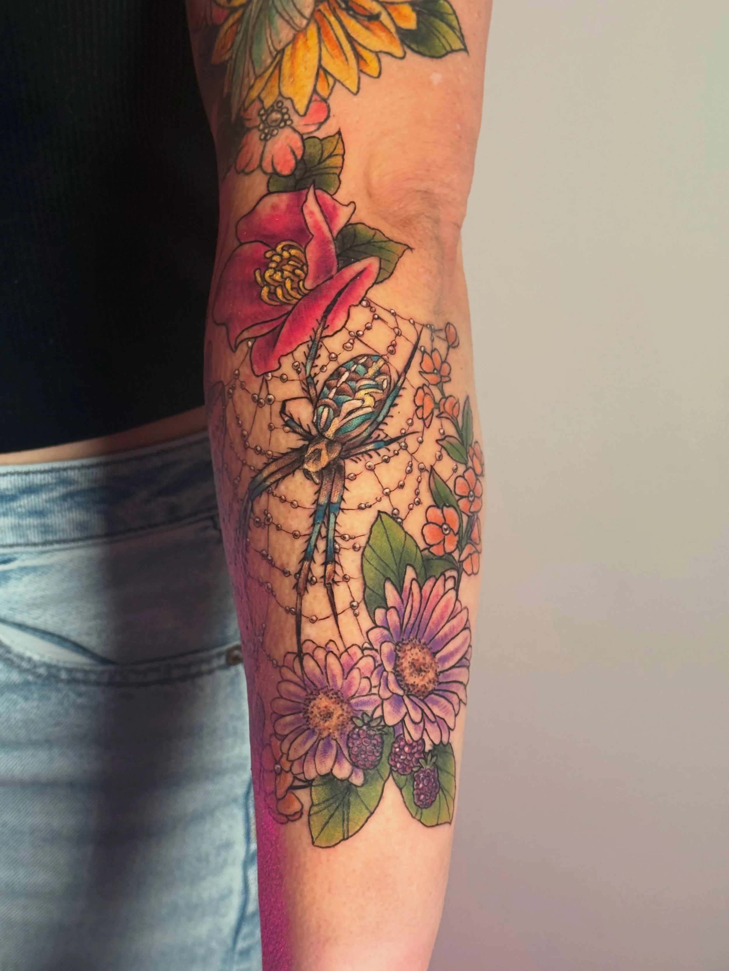 For the baddie Katie😍

She wanted to add some more of her favorite insects to start filling out her sleeve, we got to add gem accents to each but allowed our garden spider to steal the show with her natural colors💕

Thank you Katie for being you an