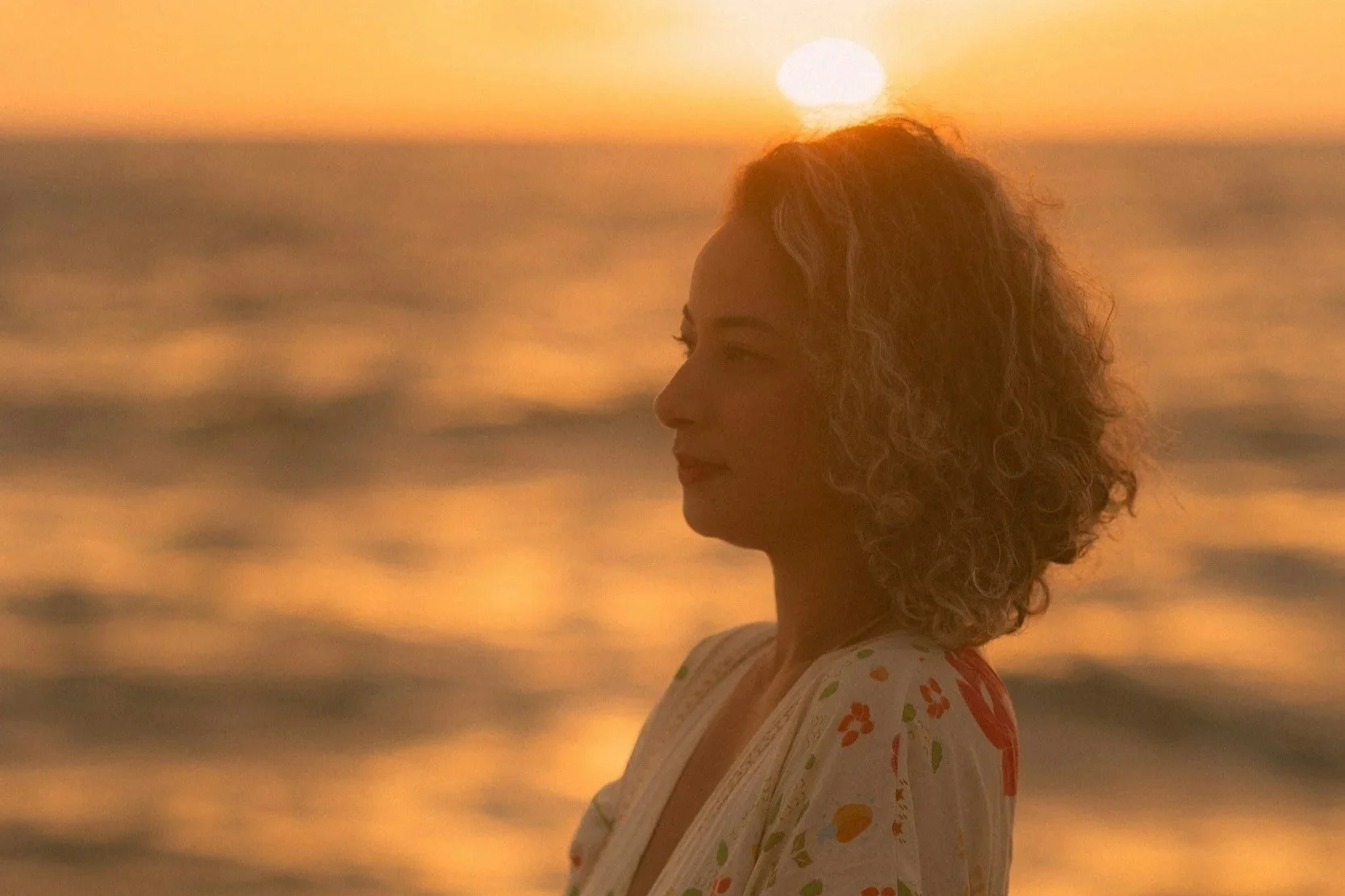 Hormones, Mood and Mental Wellbeing: Navigating Perimenopause and Menopause (Part 1).