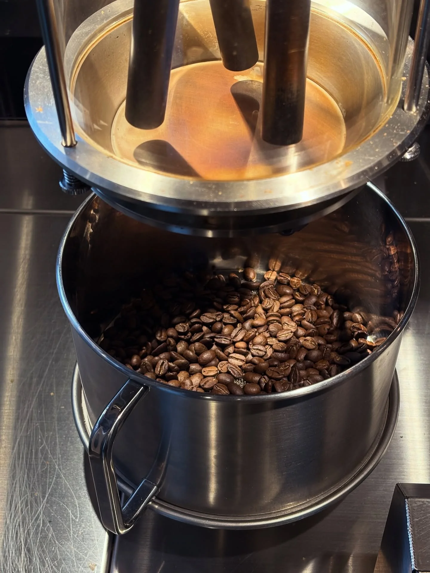 Work has started on a first iteration of the Beju Blend Espresso Coffee.
Australian inspired - UK hands - Japan made

#coffee #coffeeroasters #coffeevibes #coffeeblend 
#startupcoffee