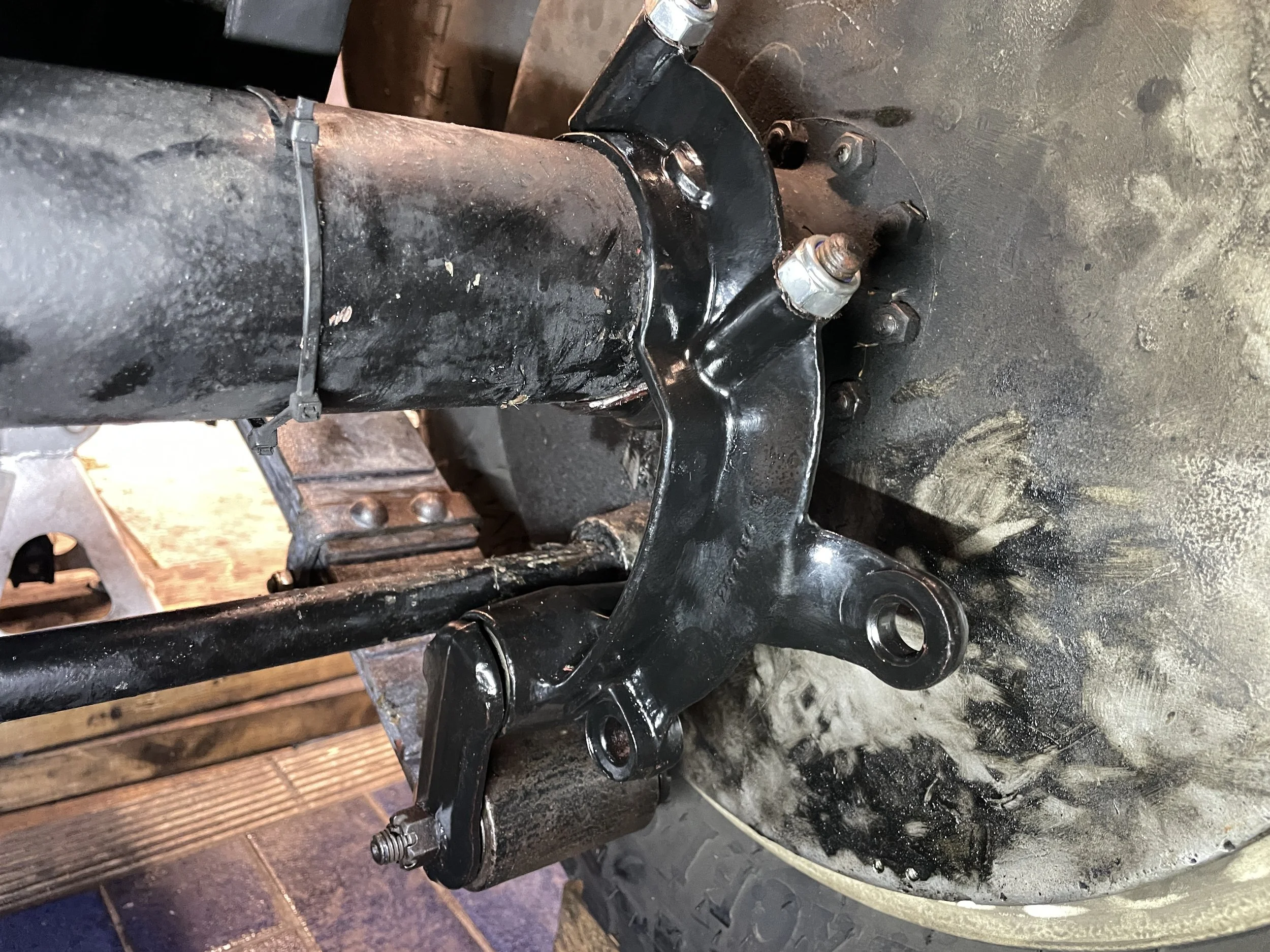 Die Achshalter werden verbaut