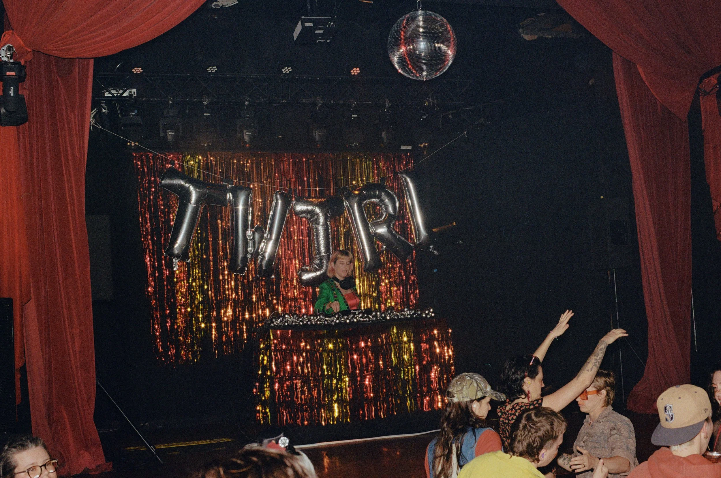 2025-11-r2-twirl-s2-02.jpg