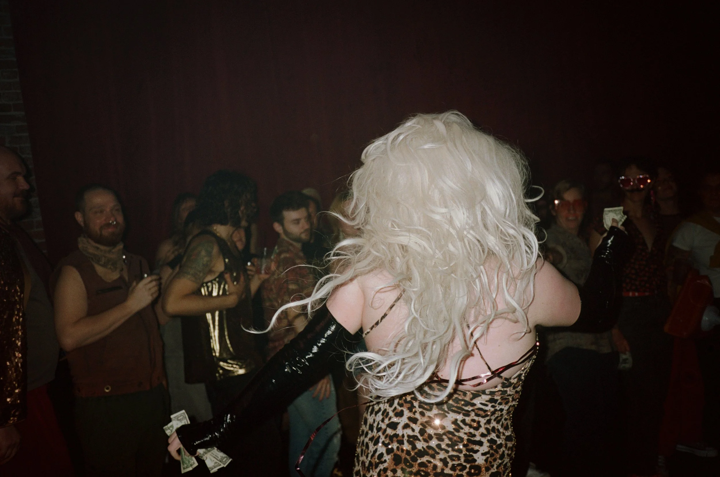 2025-11-r1-twirl-t4-17a.jpg