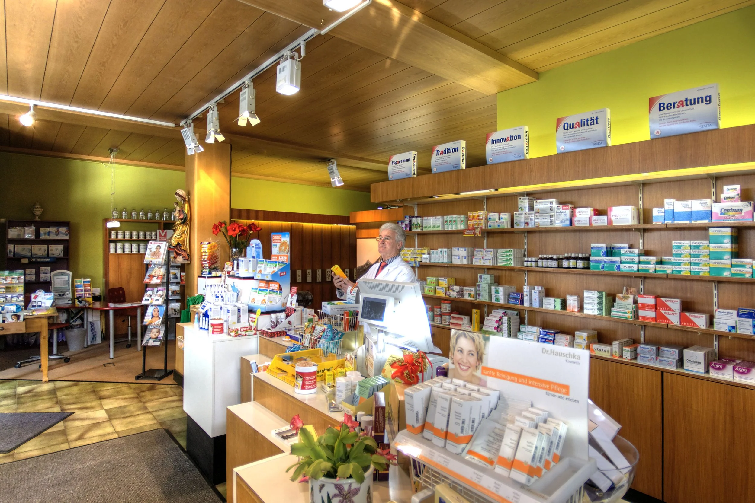 Marien Apotheke am Dreifaltigkeitsplatz 1