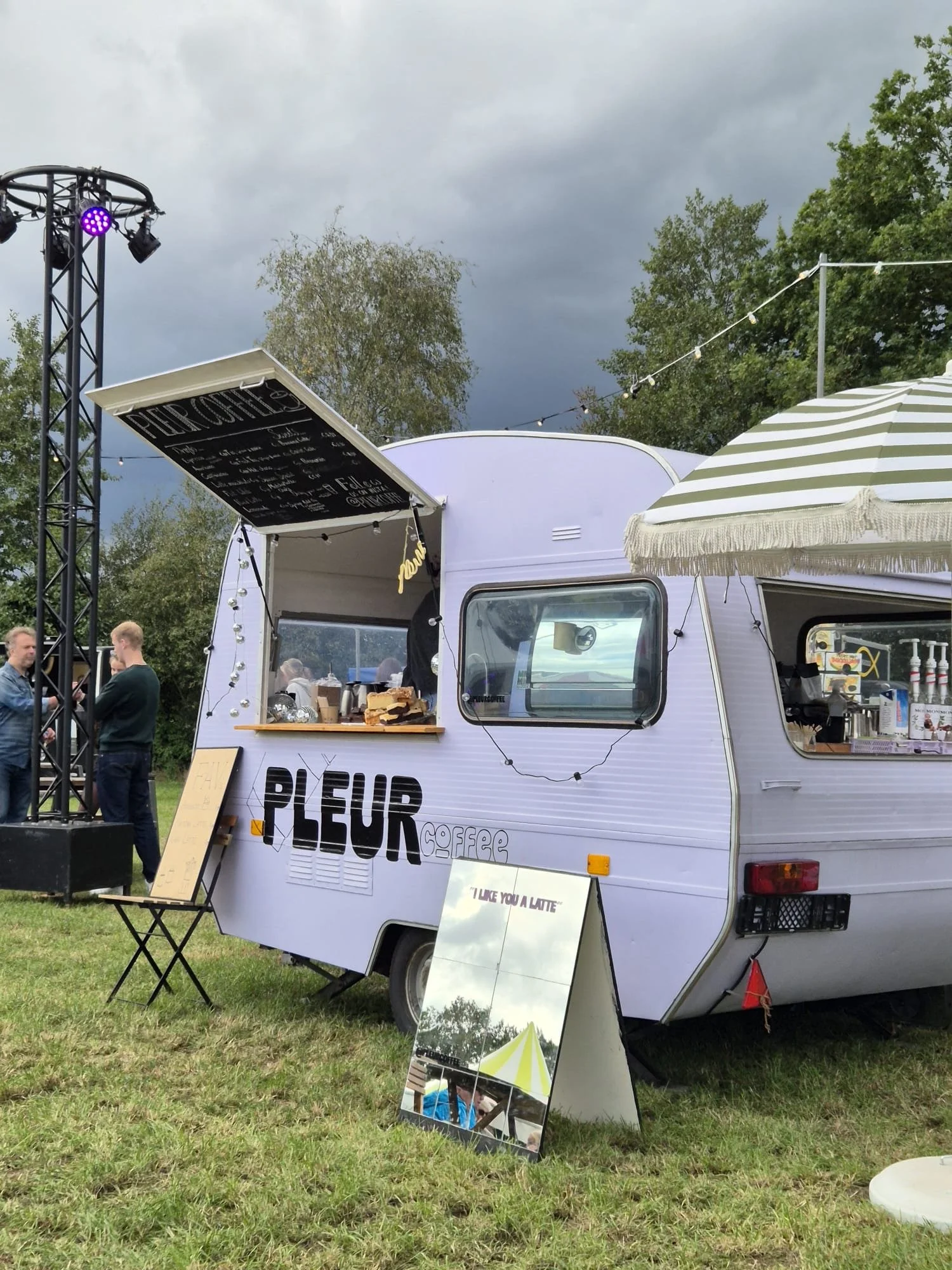 Pleur-Branding-Koffie-Foodtruck-Fotografie-Noorderzon.JPG